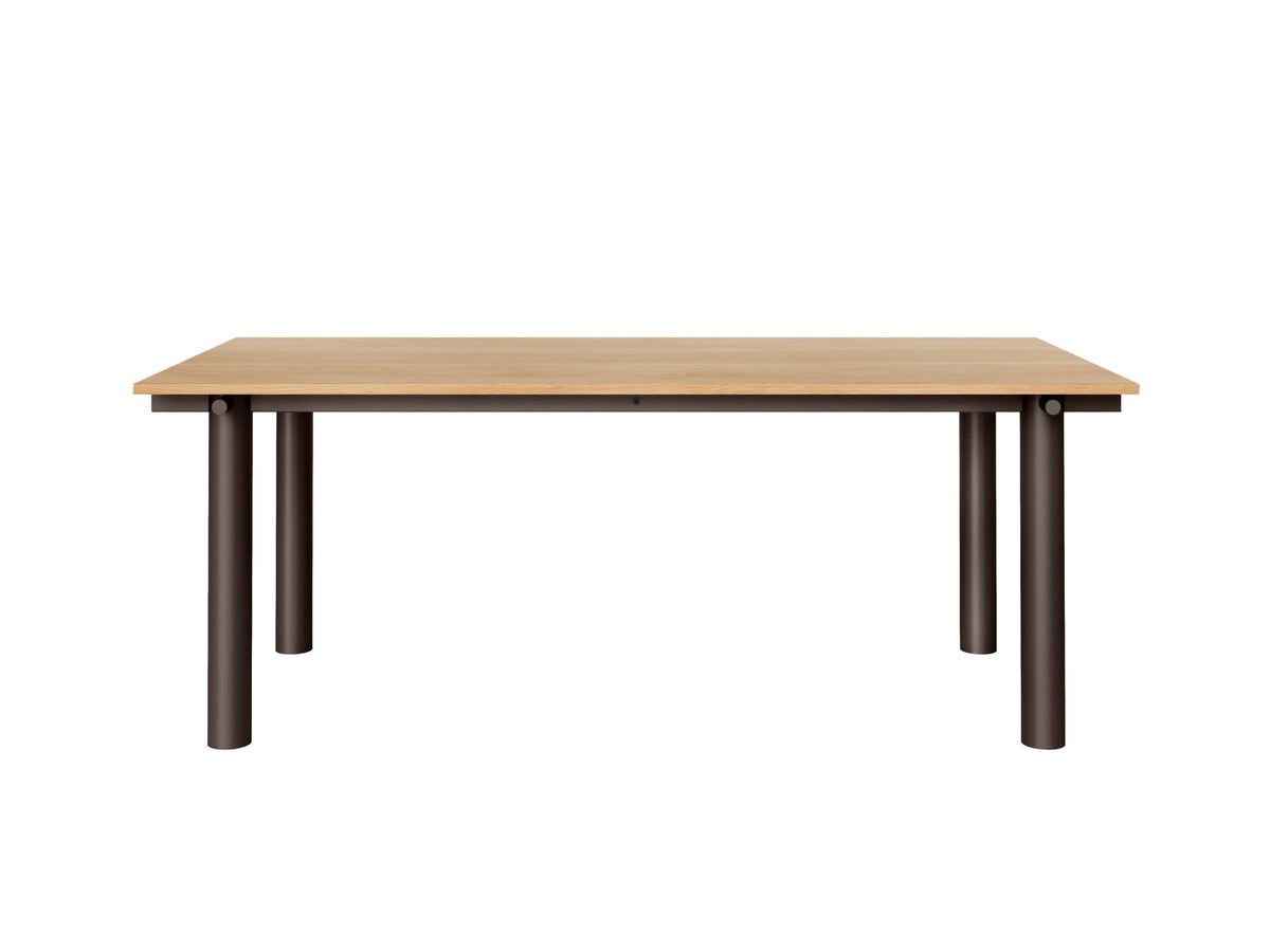 Atura Esstisch 200 x 90 in Dark Chocolate/Natural Oak Veneer präsentiert im Onlineshop von KAQTU Design AG. Esstisch ist von Ferm Living