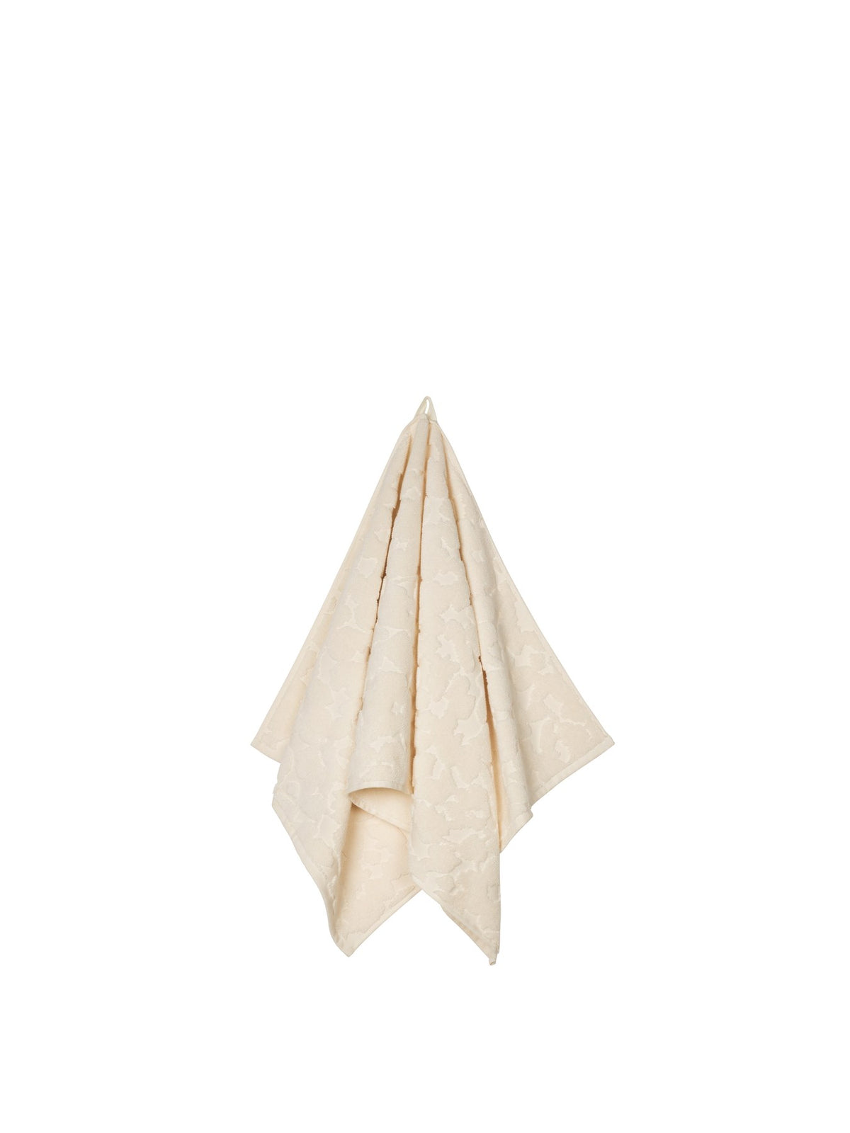Off-white Badetuch aus Bio-Baumwolle mit sanftem, tonalem Blumenmuster, gefaltet auf hellem Untergrund, Ferm Living.