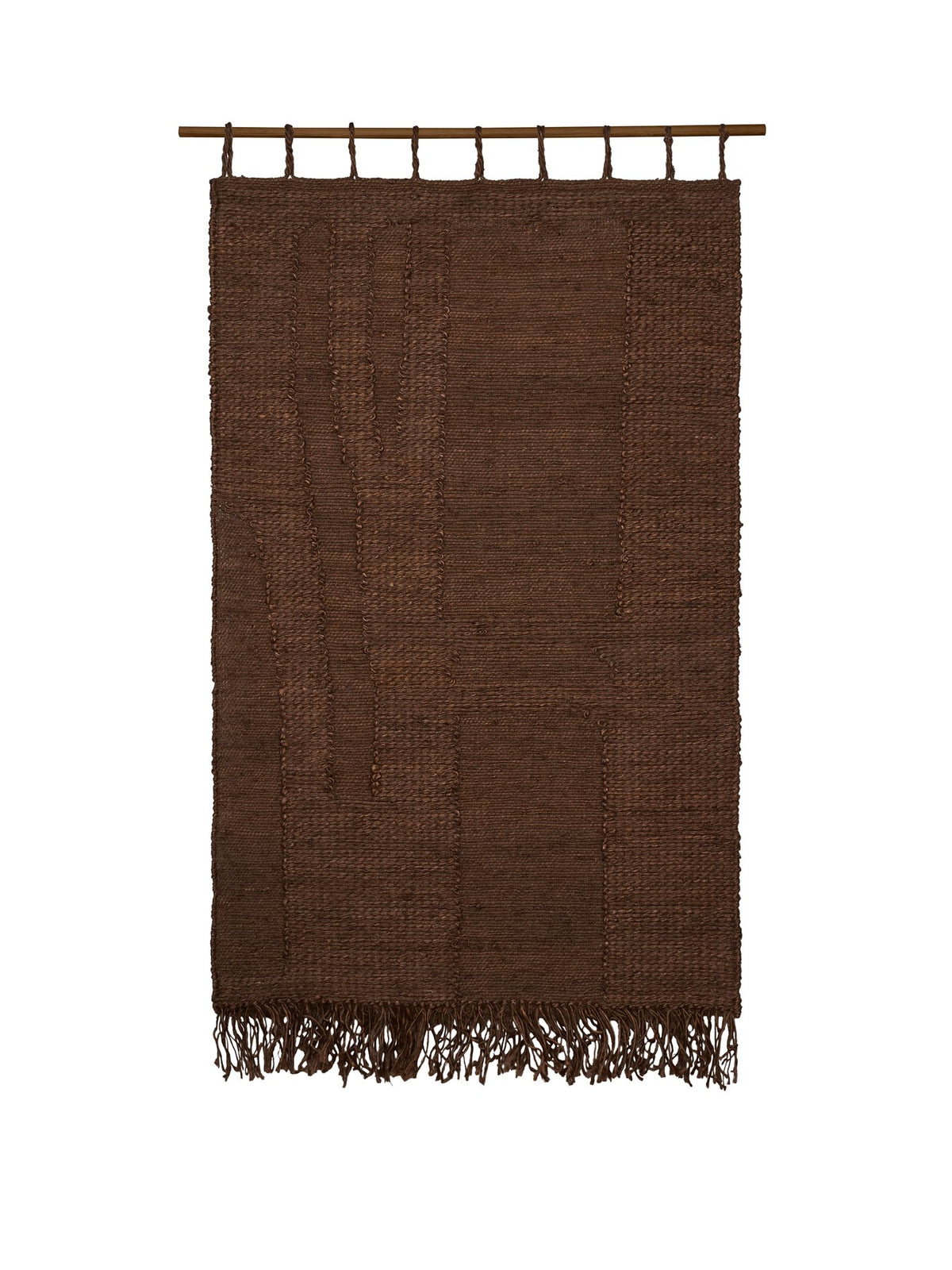 Harvest Wandteppich von Ferm Living aus Jute in Dunkler Schokolade, mit Fransen am unteren Rand und Holzstange aus Nussbaumholz.
