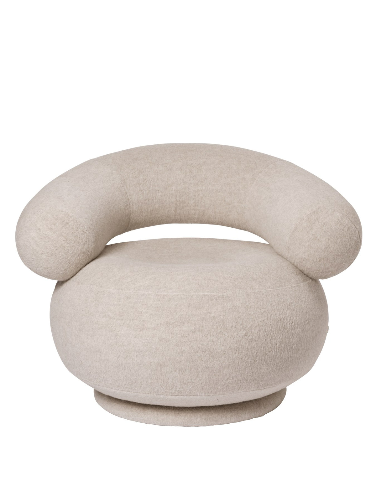 Drehsessel Orbo Lounge Chair von Ferm Living in Natur, Bezug aus Soft Alpaca Stoff, runde skulpturale Form mit hoher Rückenlehne.