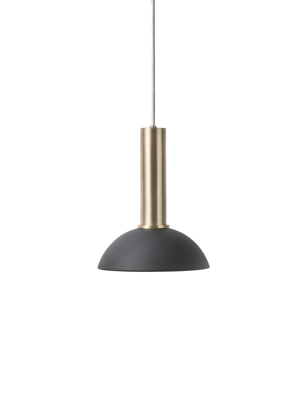 Collect Pendellampe hoch in Messing präsentiert im Onlineshop von KAQTU Design AG. Pendelleuchte ist von Ferm Living