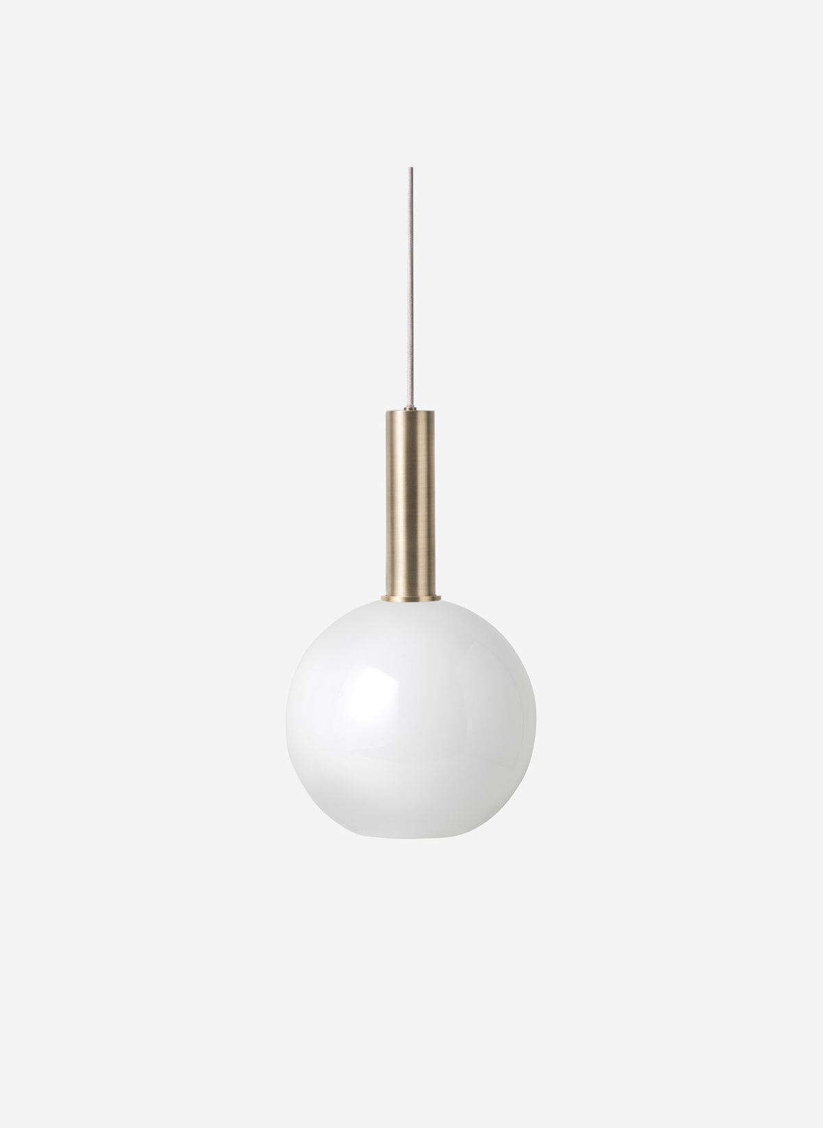 Collect Pendellampe hoch in Messing präsentiert im Onlineshop von KAQTU Design AG. Pendelleuchte ist von Ferm Living