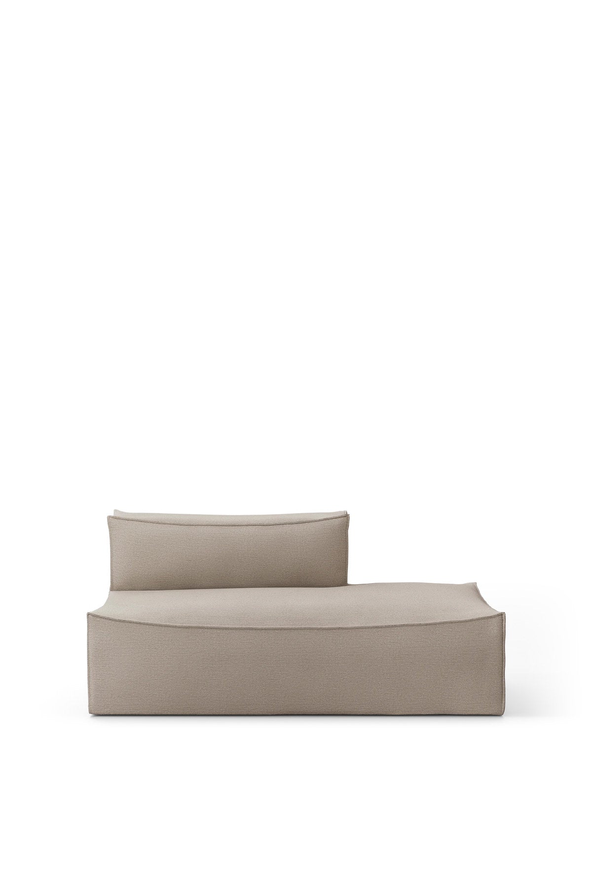 Modulares Sofa Catena Open End von Ferm Living, niedrig, mit weichen Rundungen und Absteppnähten