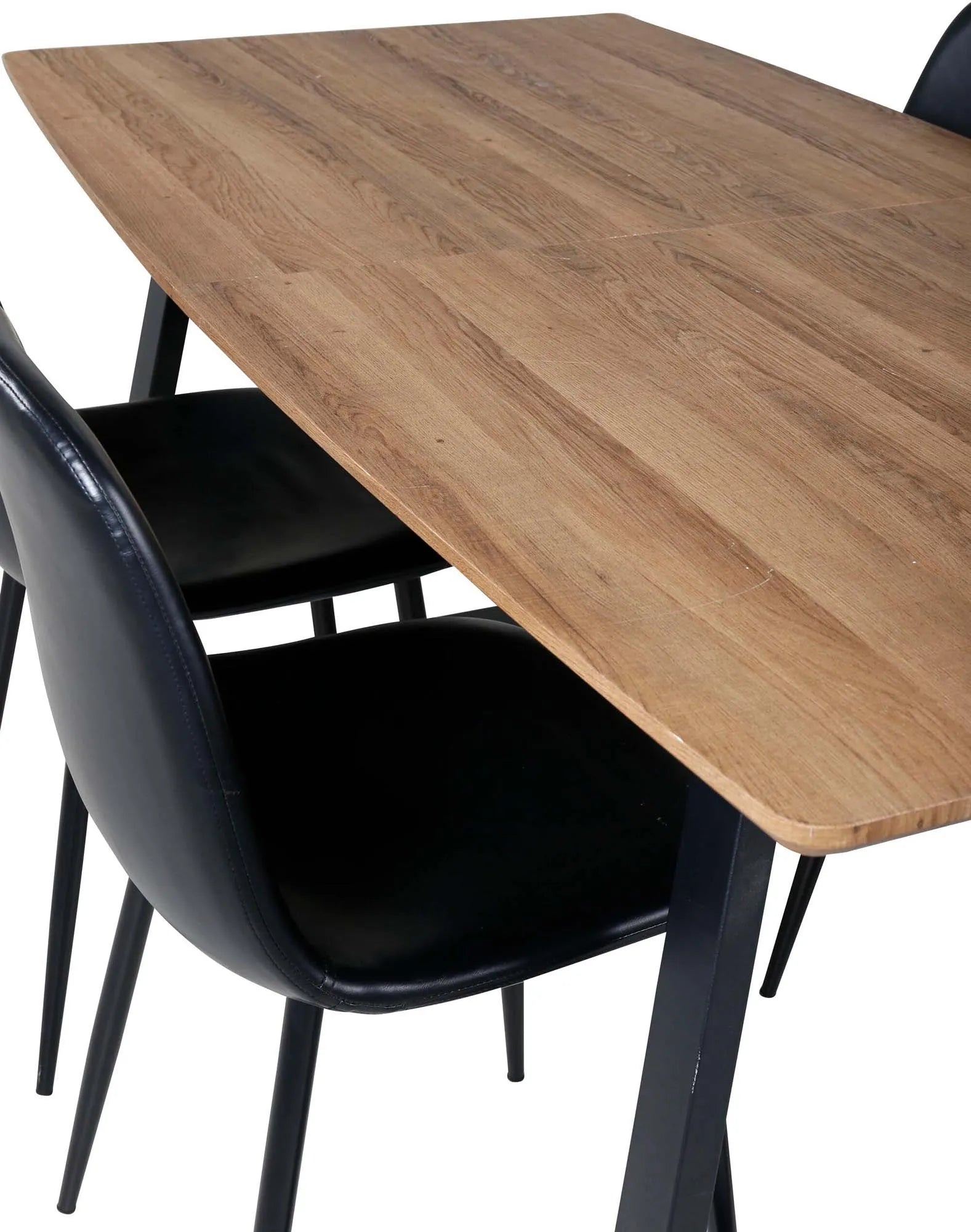 Das Inca Esszimmerset (Polar) von Venture Home bietet einen 160cm Tisch und 4 elegante Stühle für zeitgemäßes Wohnen.