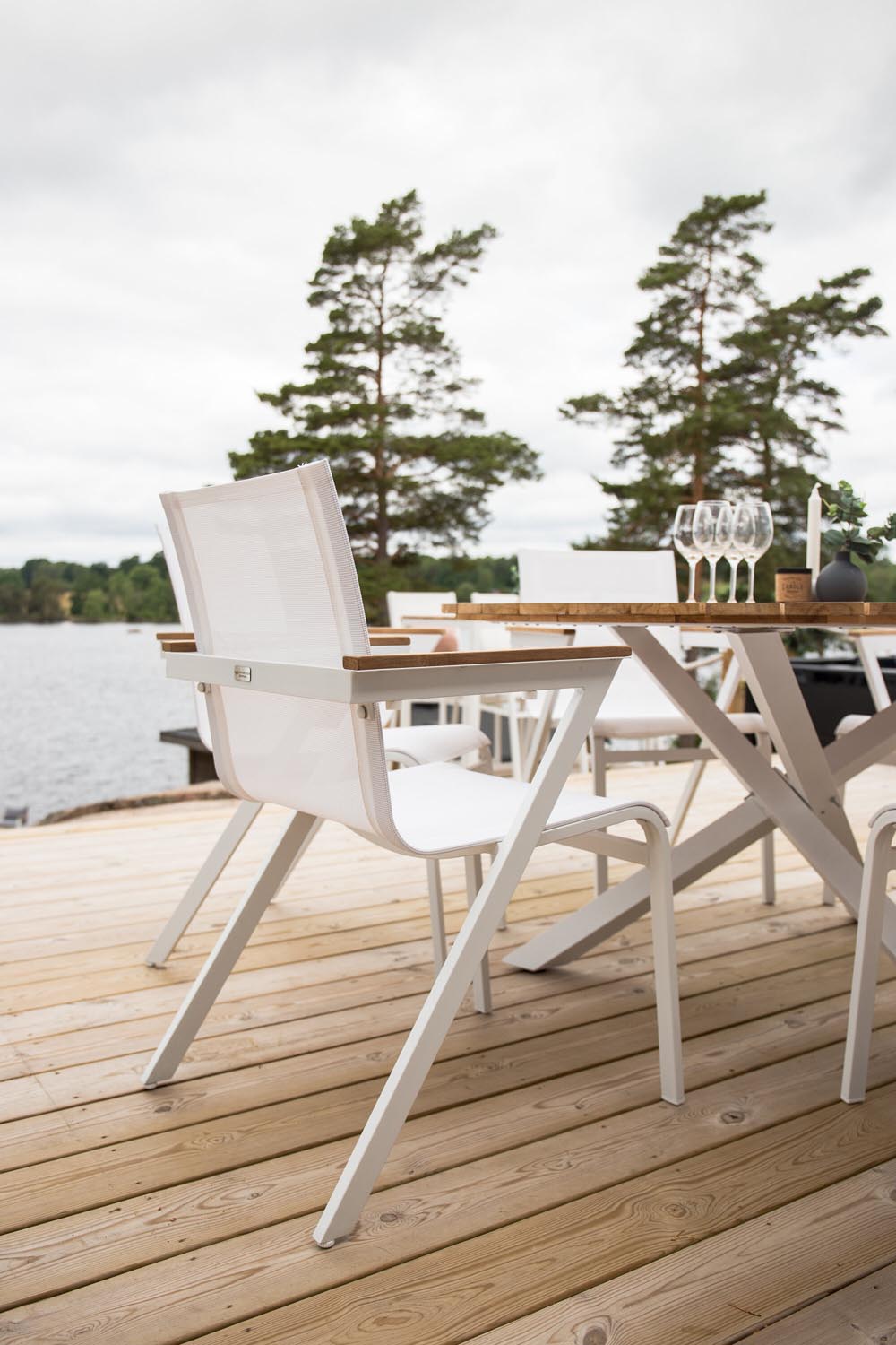 Mexiko Outdoor-Tischset ⌀140cm/6St. in Weiss präsentiert im Onlineshop von KAQTU Design AG. Gartentischset ist von Venture Home
