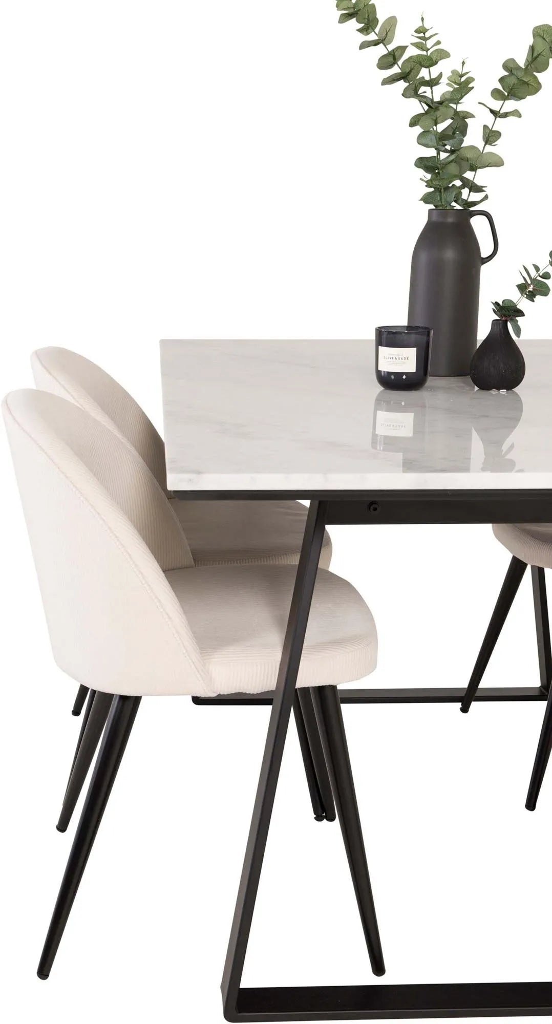 Estelle Esszimmerset: 140cm Tisch & 4 edle Samtstühle von Venture Home.