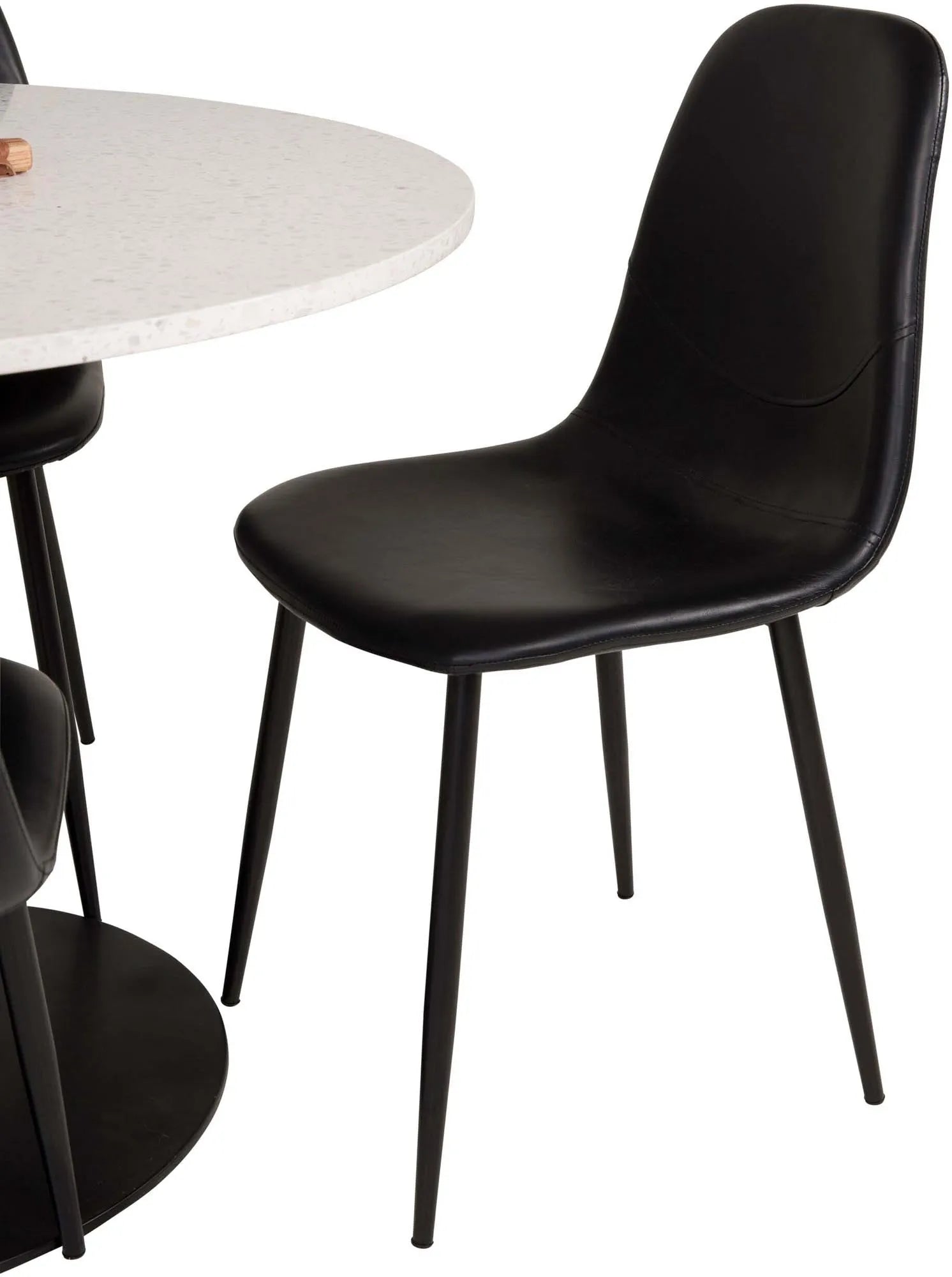 Stilvolles Razzia Esszimmerset: Skandinavische Eleganz von Venture Home.