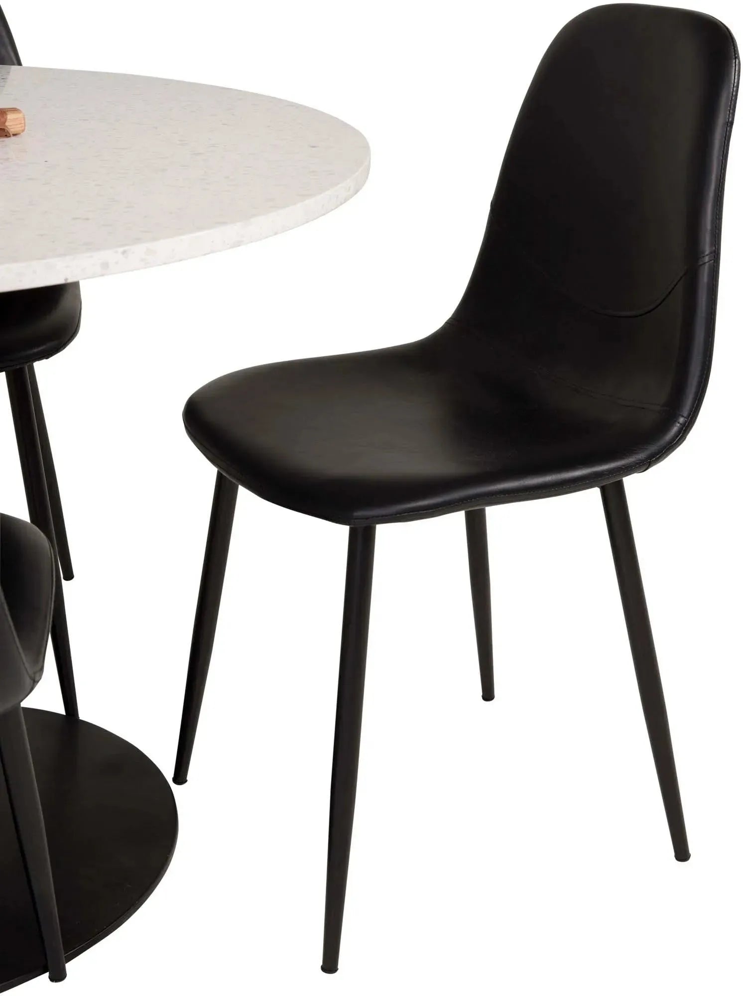 Stilvolles Razzia Esszimmerset: Skandinavische Eleganz von Venture Home.