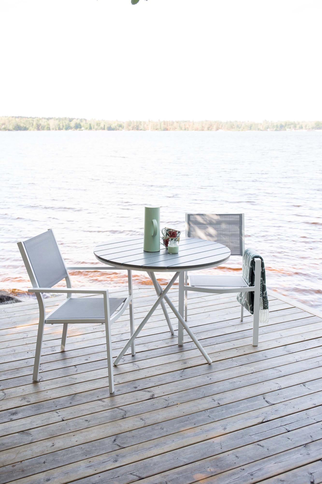Entdecken Sie das stilvolle Parma Outdoor-Tischset + Copacabana ⌀90cm/2St. von Venture Home – perfekt für Balkon und Terrasse!