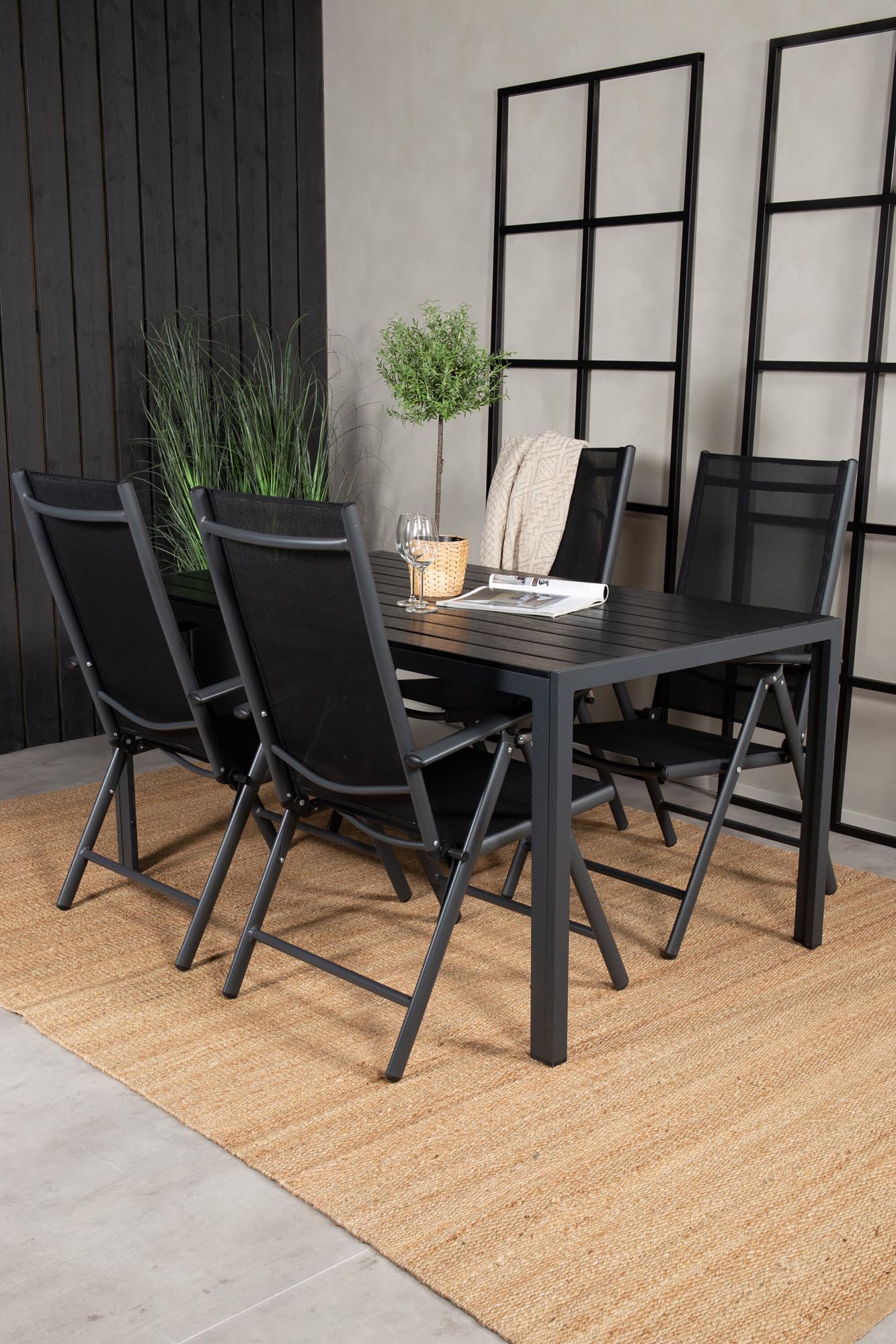 Break Outdoor-Tischset 150cm/4St. in Schwarz präsentiert im Onlineshop von KAQTU Design AG. Gartentischset ist von Venture Home