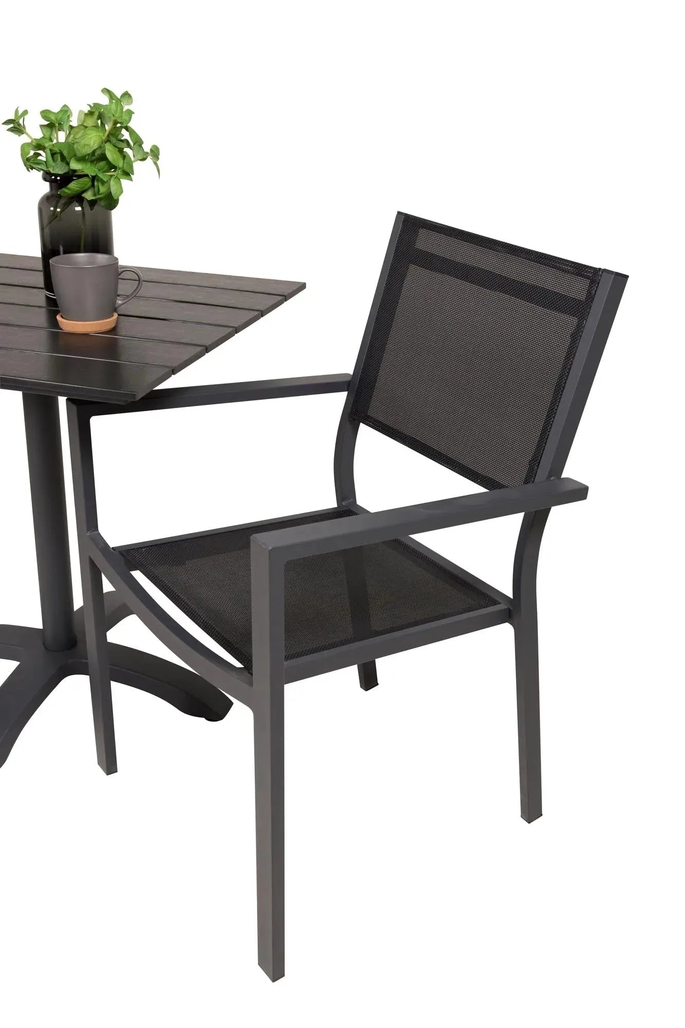 Stilvolle Outdoor-Kombination: Colorado Tisch mit Copacabana Stühlen.