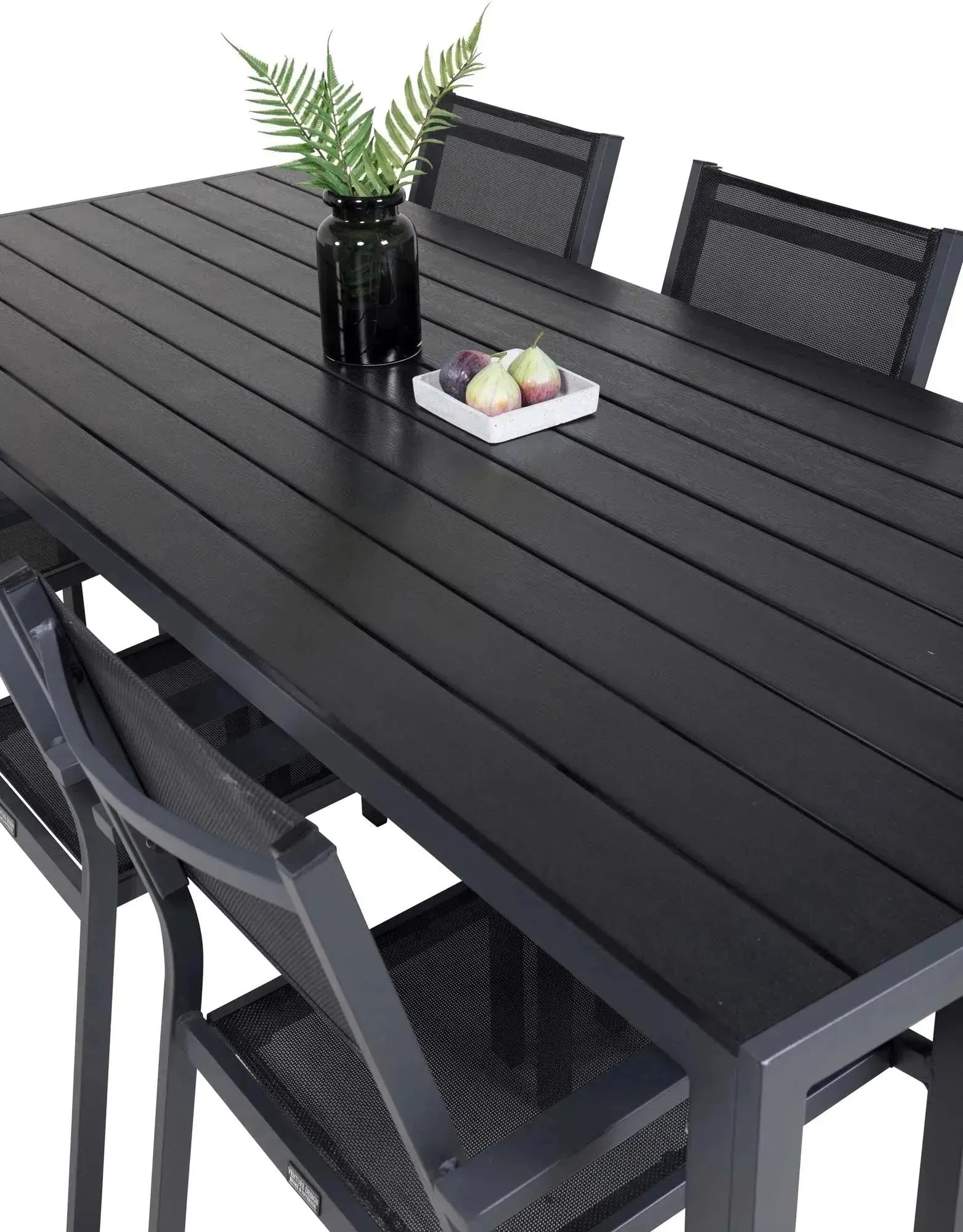 Elegantes 6-Personen-Tischset von Venture Home für stilvolle Terrassen.