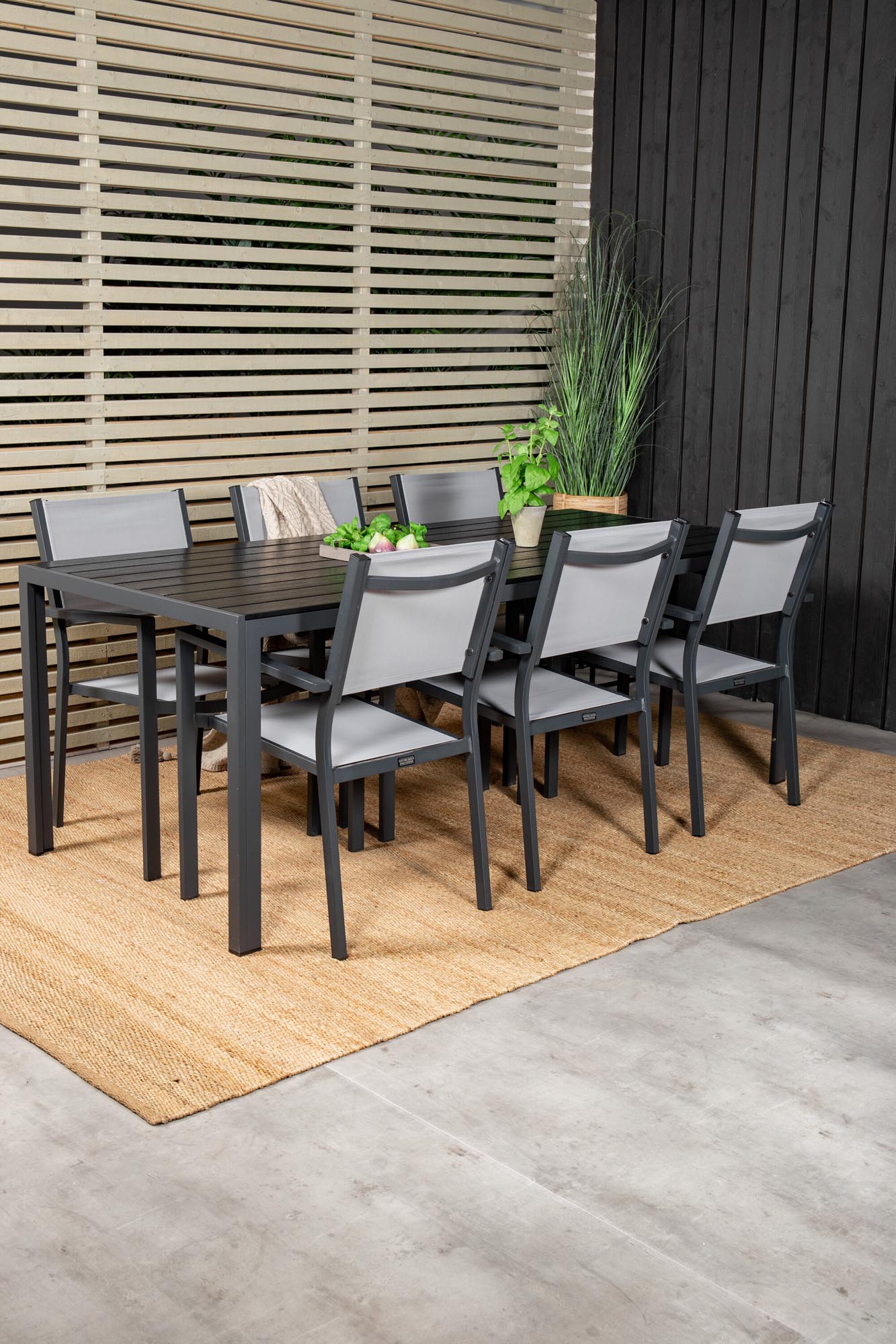 Break Outdoor-Tischset + Copacabana Arm 205cm/6St. in Schwarzgrau präsentiert im Onlineshop von KAQTU Design AG. Gartentischset ist von Venture Home