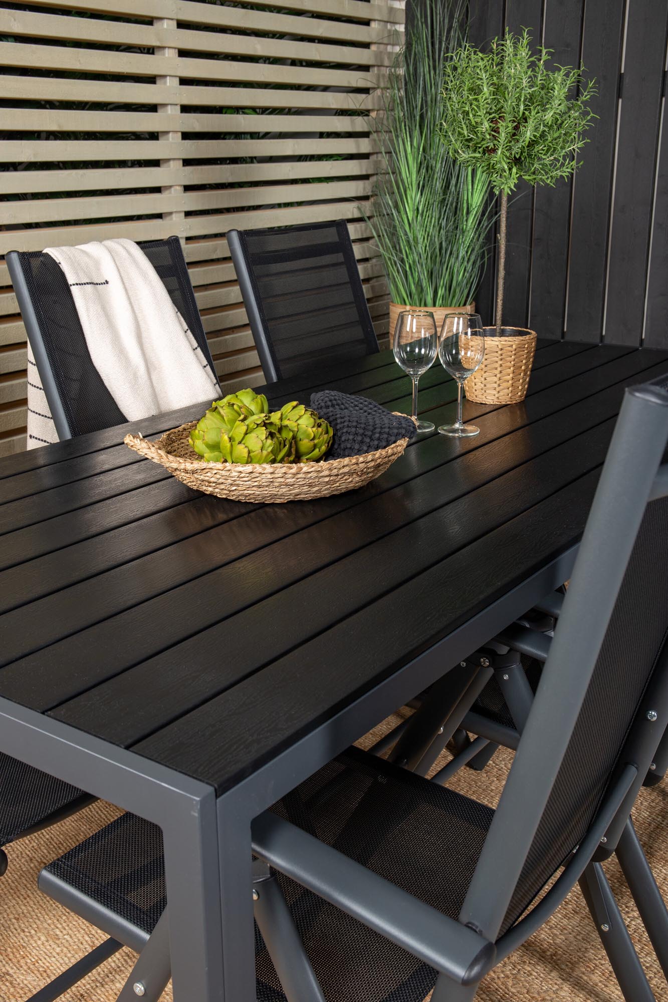 Break Outdoor-Tischset 205cm/6St. in Schwarz präsentiert im Onlineshop von KAQTU Design AG. Gartentischset ist von Venture Home
