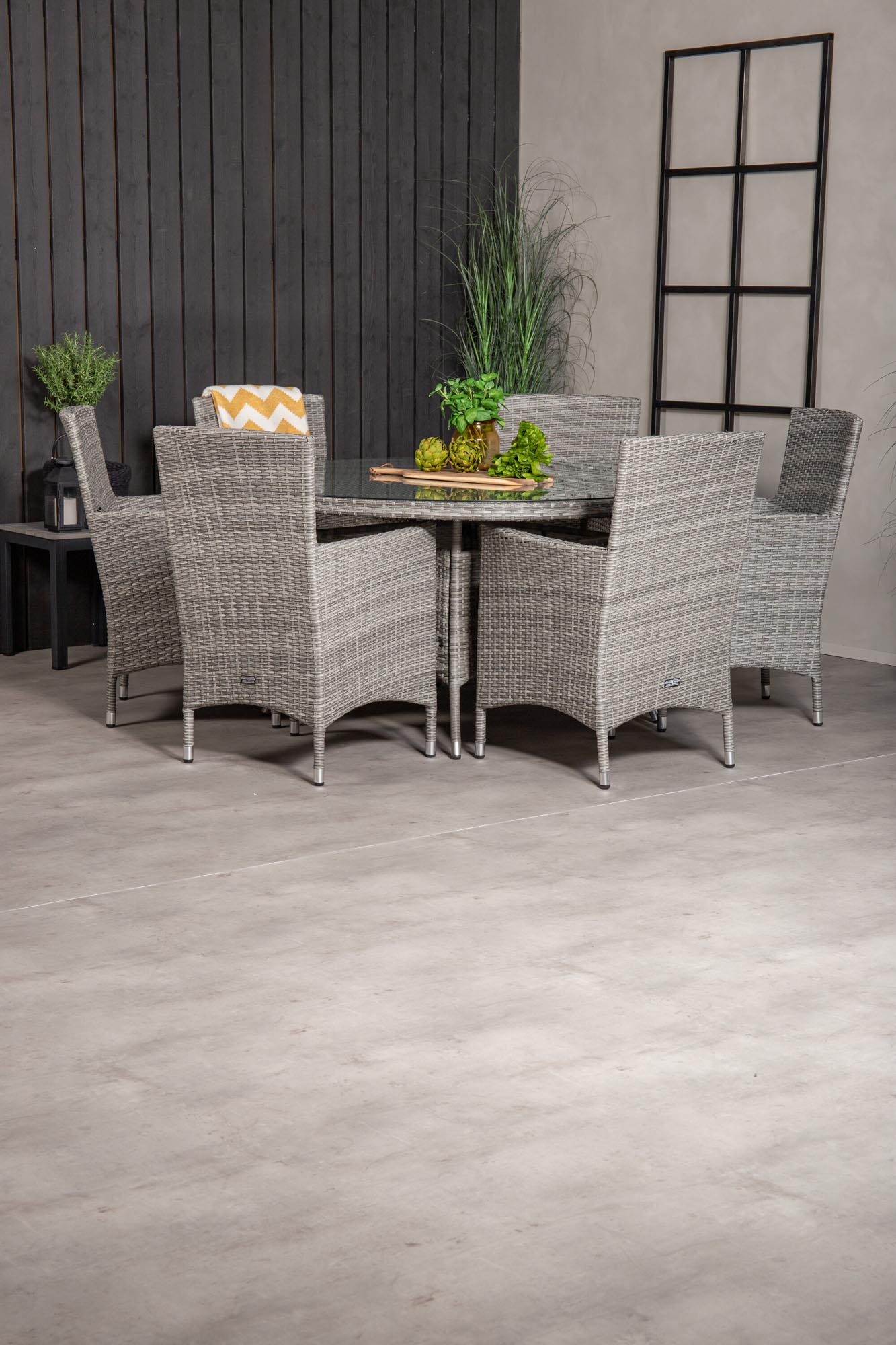 Volta Outdoor-Tischset + Malin ⌀150cm/6St. in Grau präsentiert im Onlineshop von KAQTU Design AG. Gartentischset ist von Venture Home