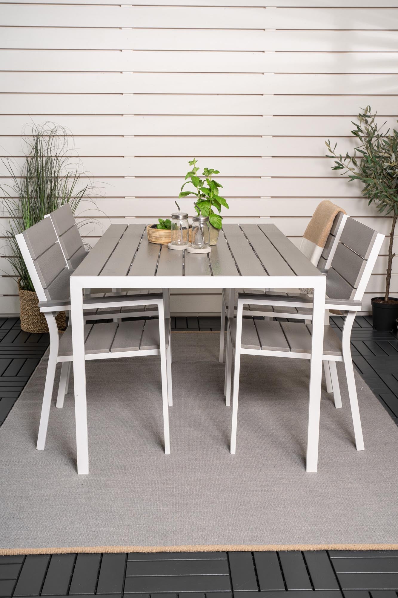 Break Outdoor-Tischset + Levels 150cm/4St. in Grau weiss präsentiert im Onlineshop von KAQTU Design AG. Gartentischset ist von Venture Home
