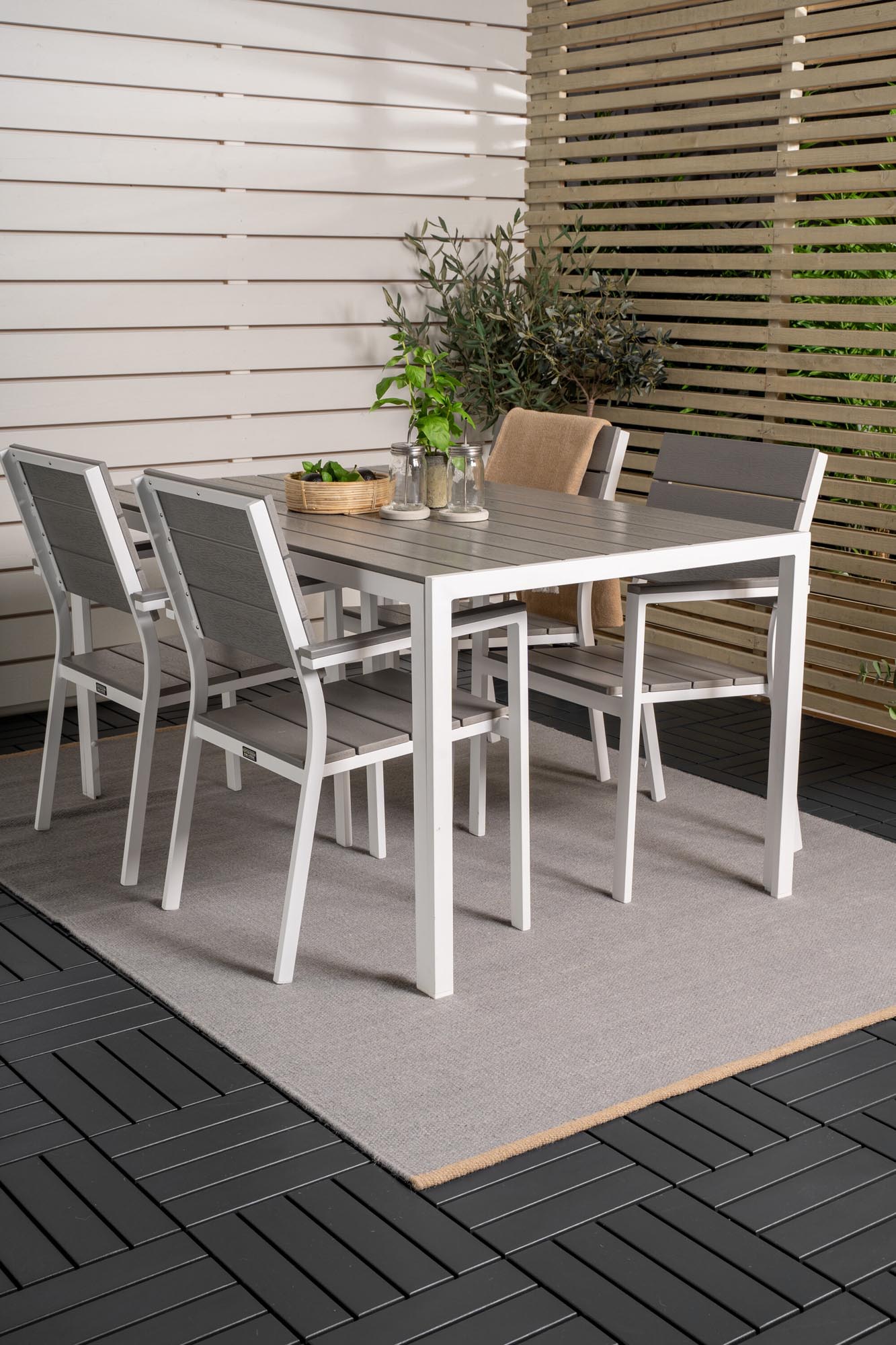 Break Outdoor-Tischset + Levels 150cm/4St. in Grau weiss präsentiert im Onlineshop von KAQTU Design AG. Gartentischset ist von Venture Home