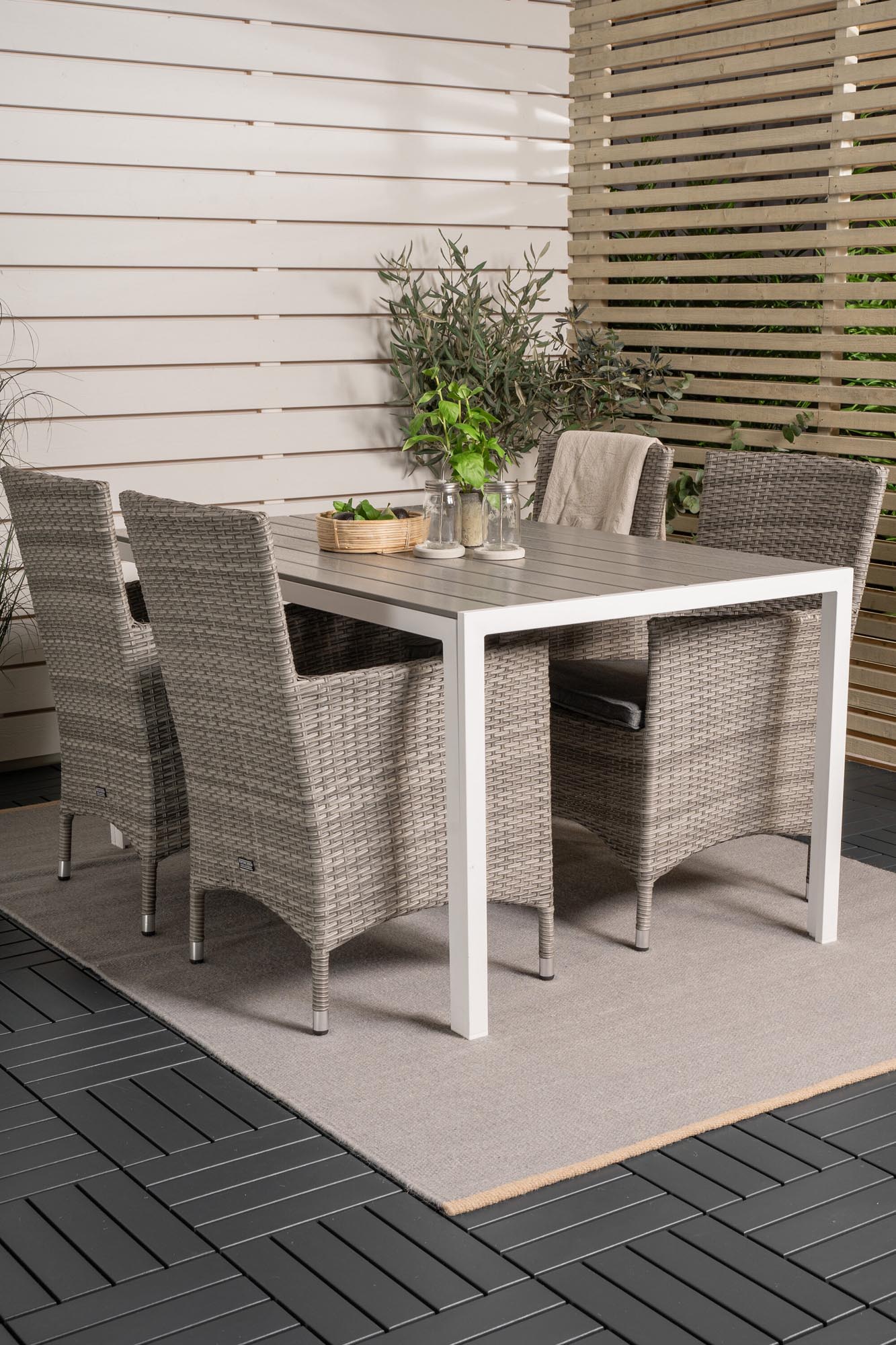 Break Outdoor-Tischset + Malin 150cm/4St. in Grau präsentiert im Onlineshop von KAQTU Design AG. Gartentischset ist von Venture Home