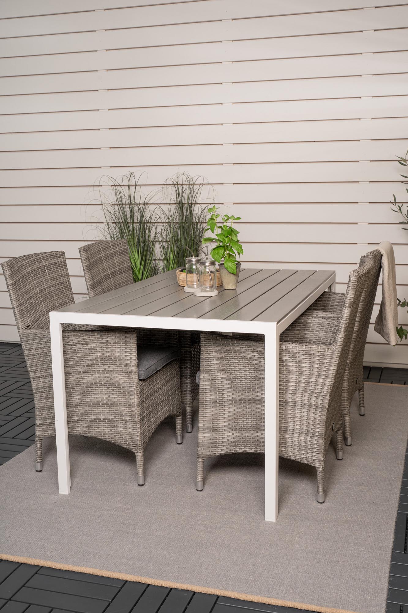 Break Outdoor-Tischset + Malin 150cm/4St. in Grau präsentiert im Onlineshop von KAQTU Design AG. Gartentischset ist von Venture Home