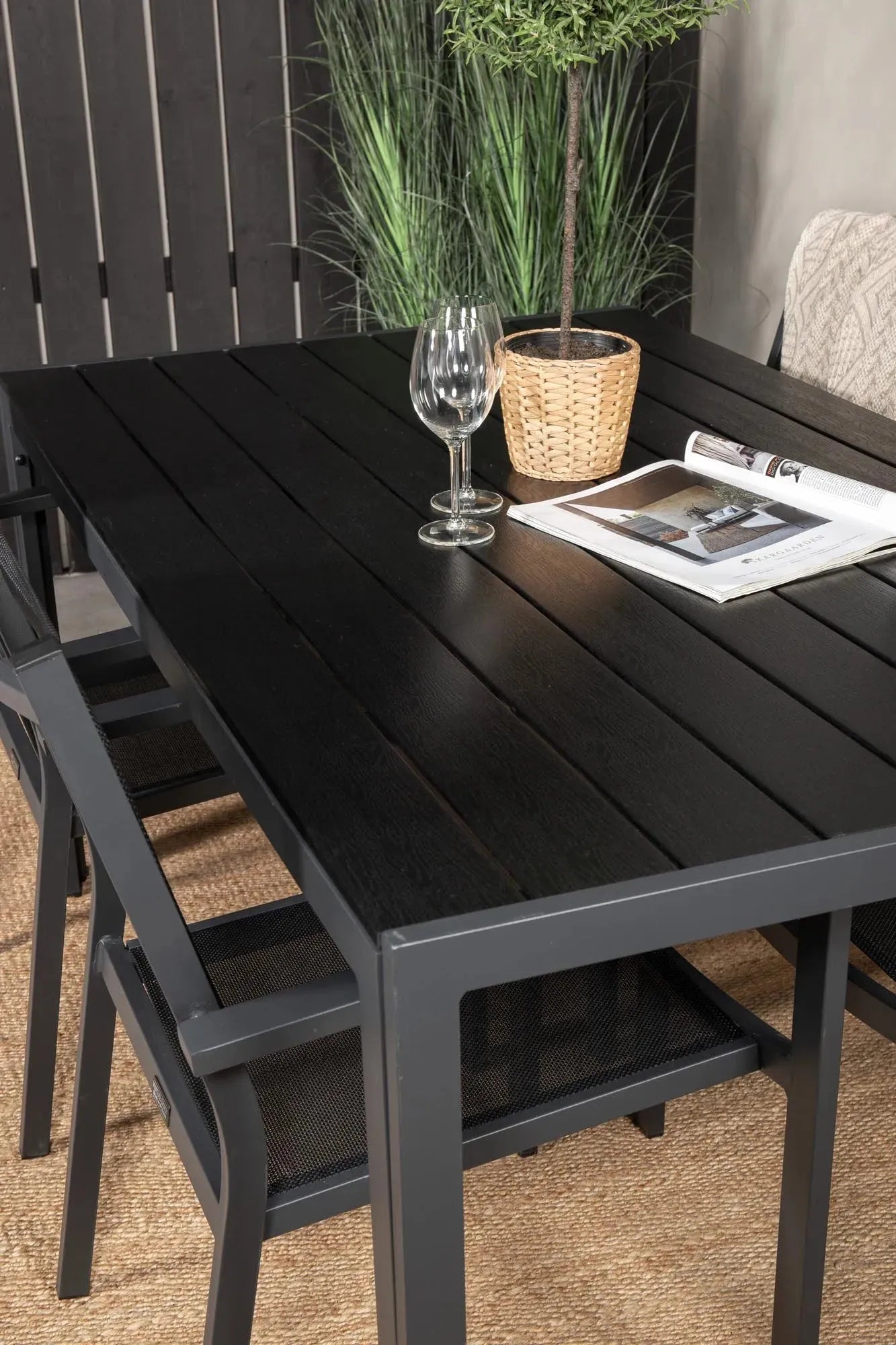 Modernes Outdoor-Tischset Break + Copacabana 150cm für 4 Personen.