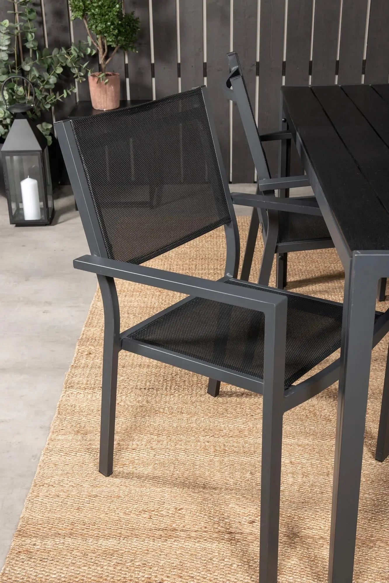 Stilvolles Break Outdoor-Set: Copacabana Tisch 150cm, 4 Stühle.