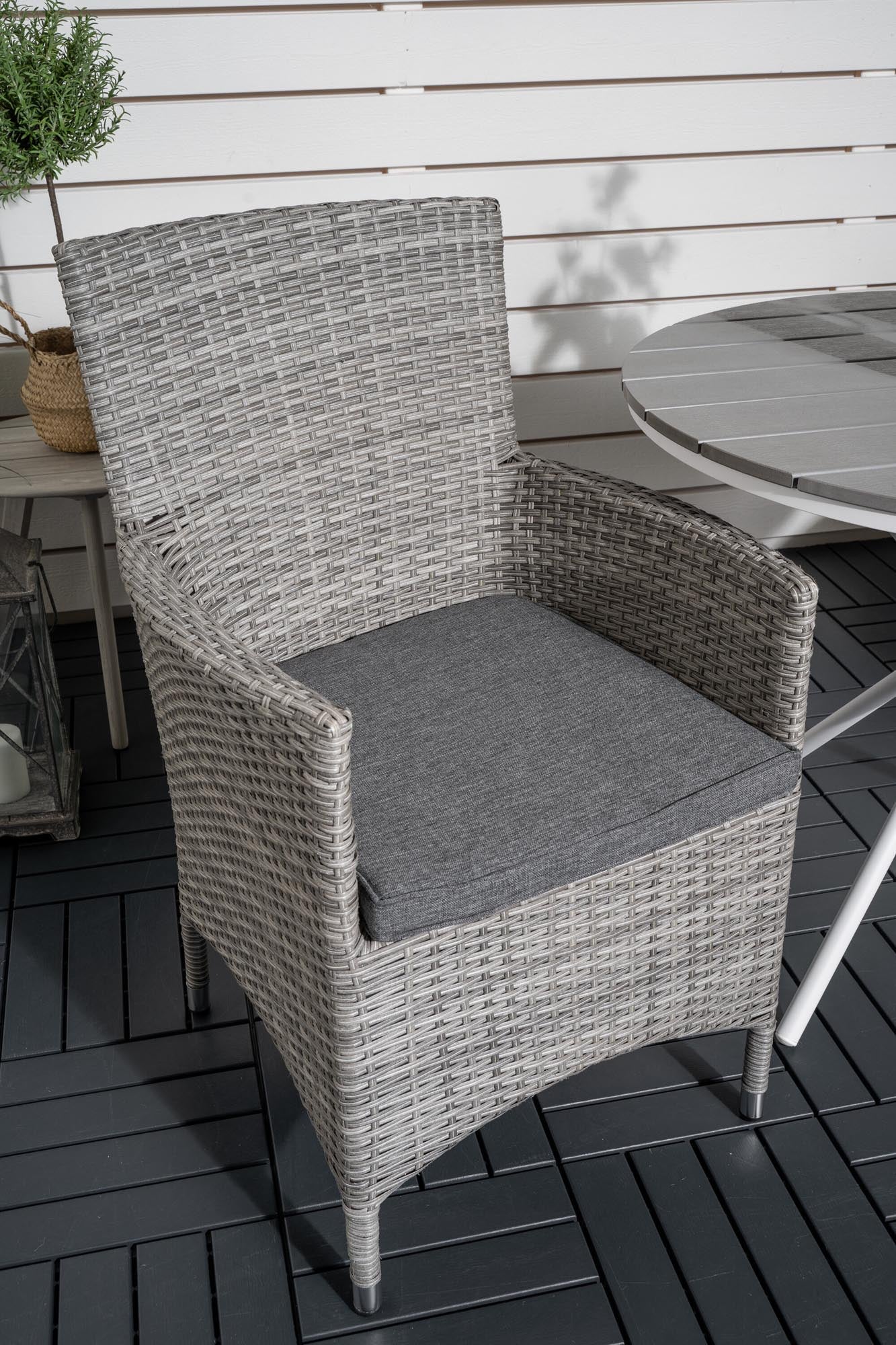 Parma Outdoor-Tischset + Malin ⌀90cm/2St. in Grau präsentiert im Onlineshop von KAQTU Design AG. Gartentischset ist von Venture Home