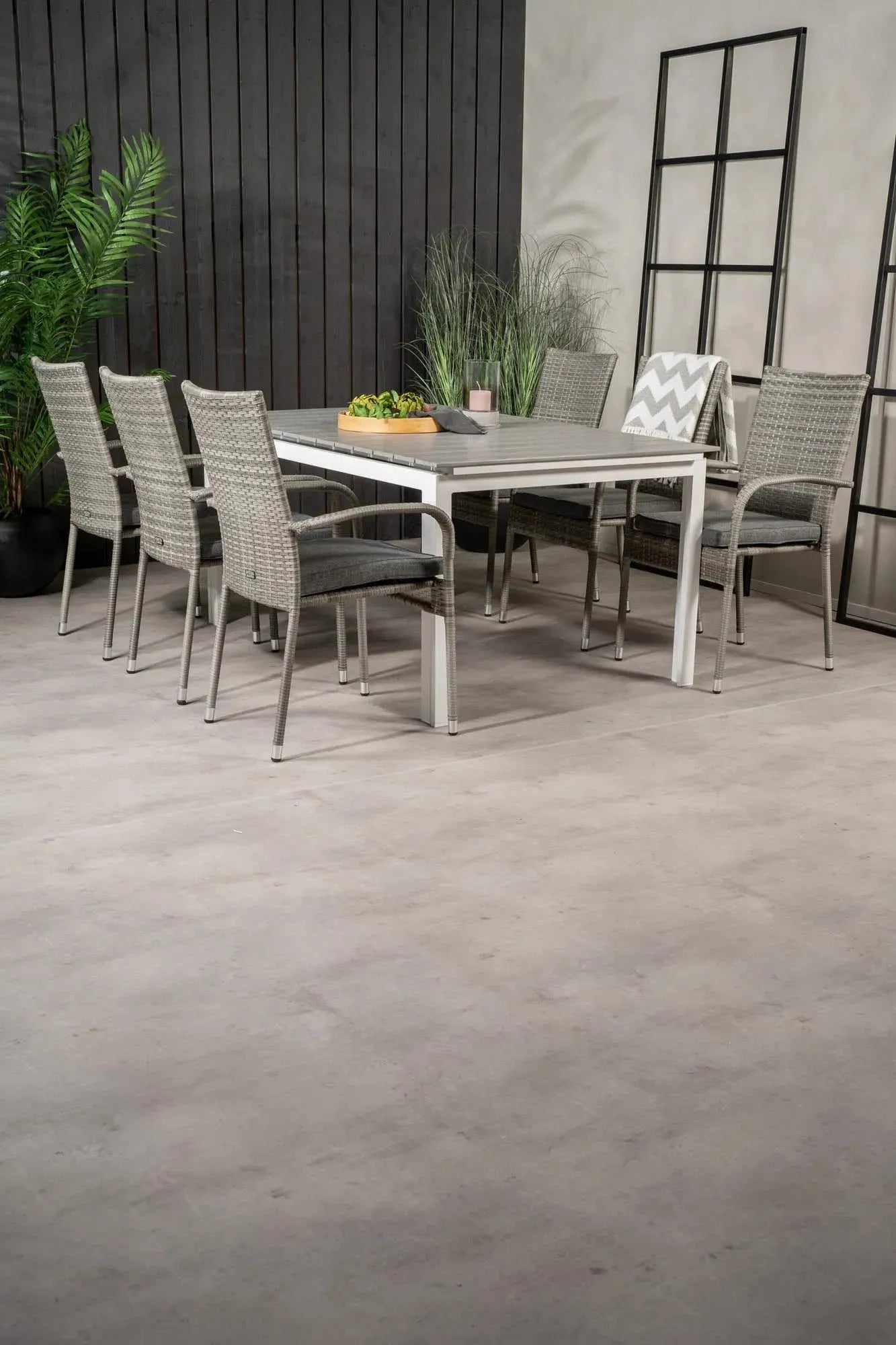 Venture Home: Elegantes Outdoor-Set mit ausziehbarem Tisch & 6 Stühlen.