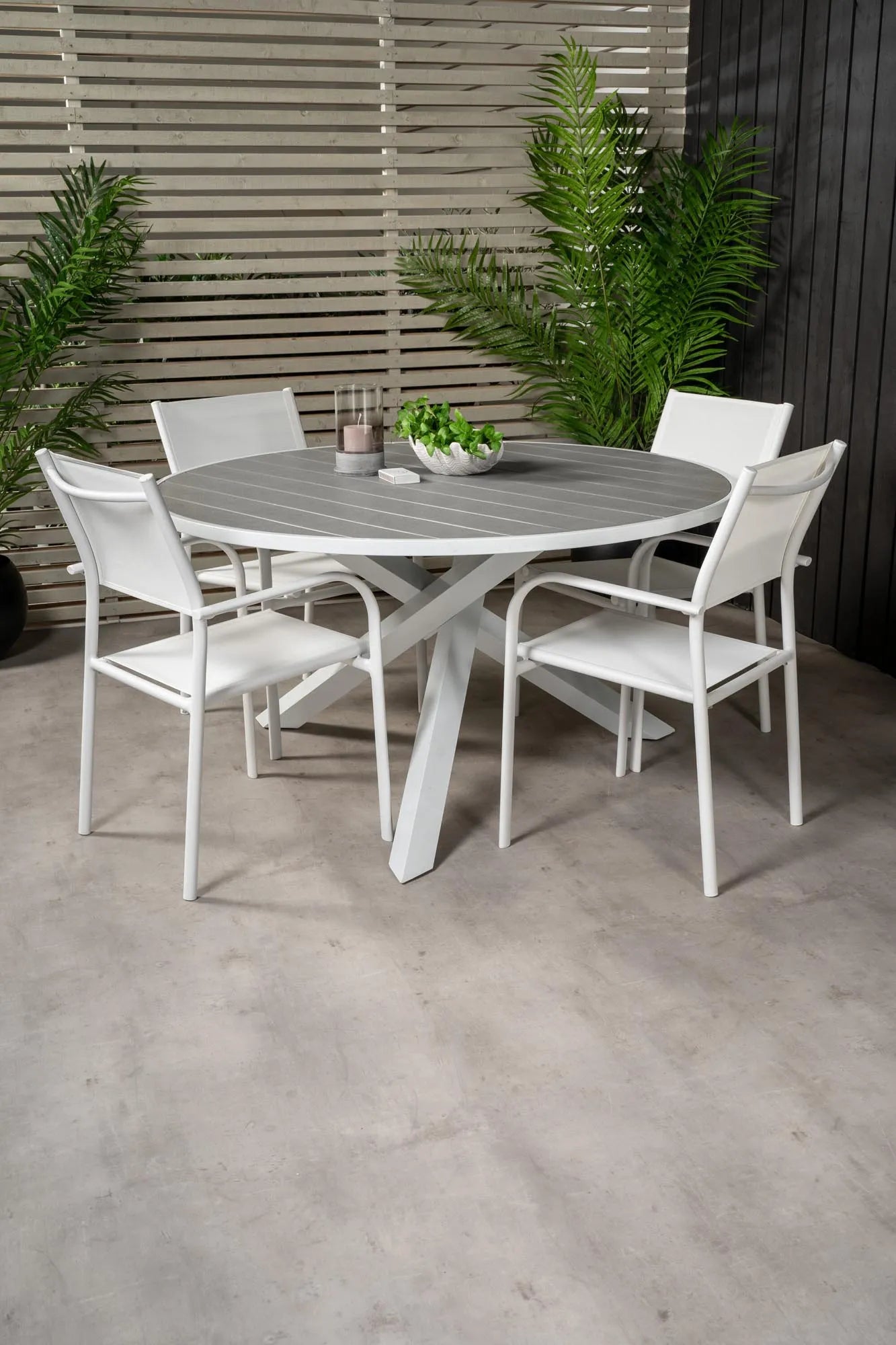 Robustes Parma Tischset + Santorini, ideal für 4 im Freien.