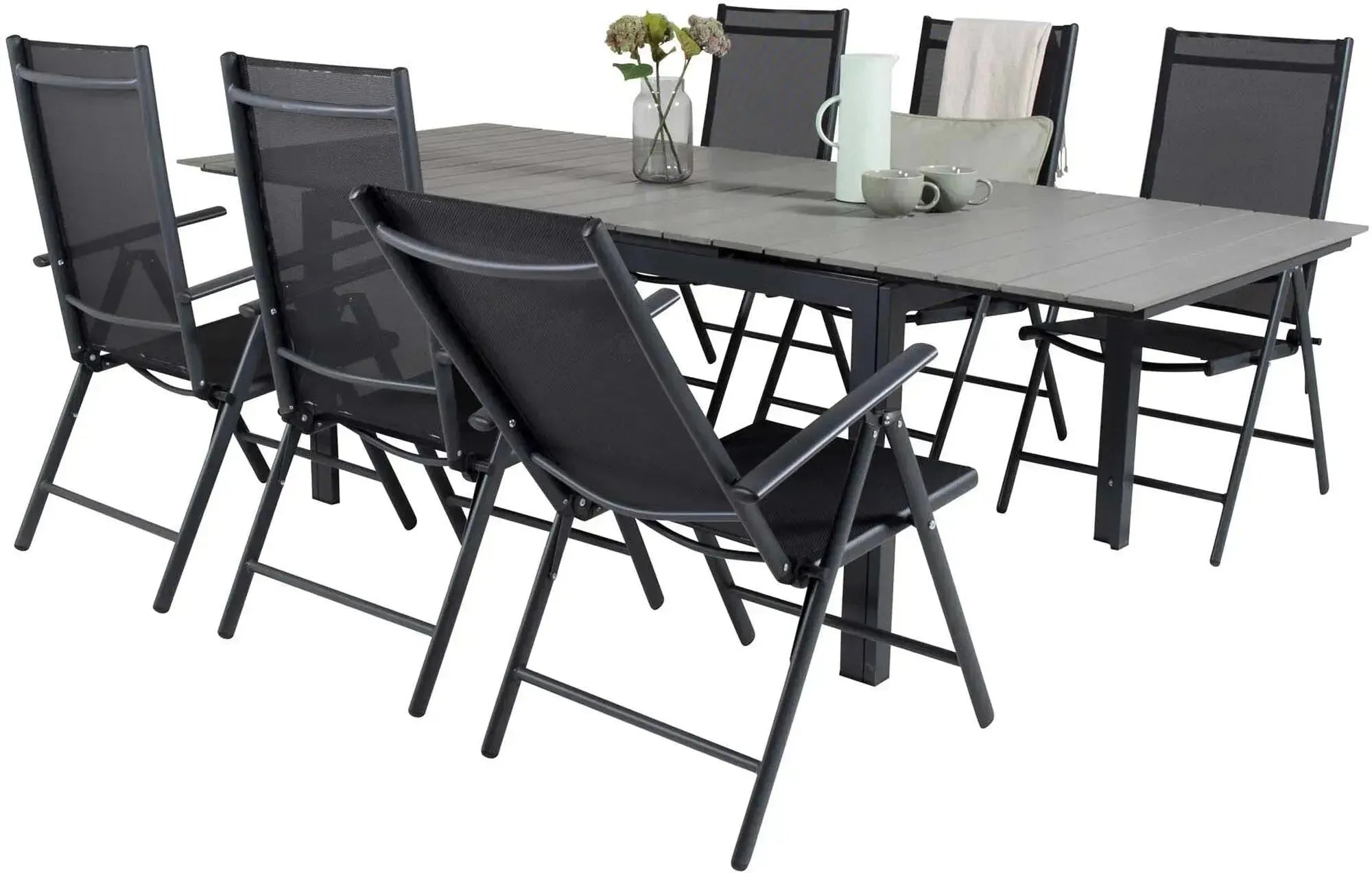 Venture Home: Anpassbares Outdoor-Tischset für gesellige Runden.