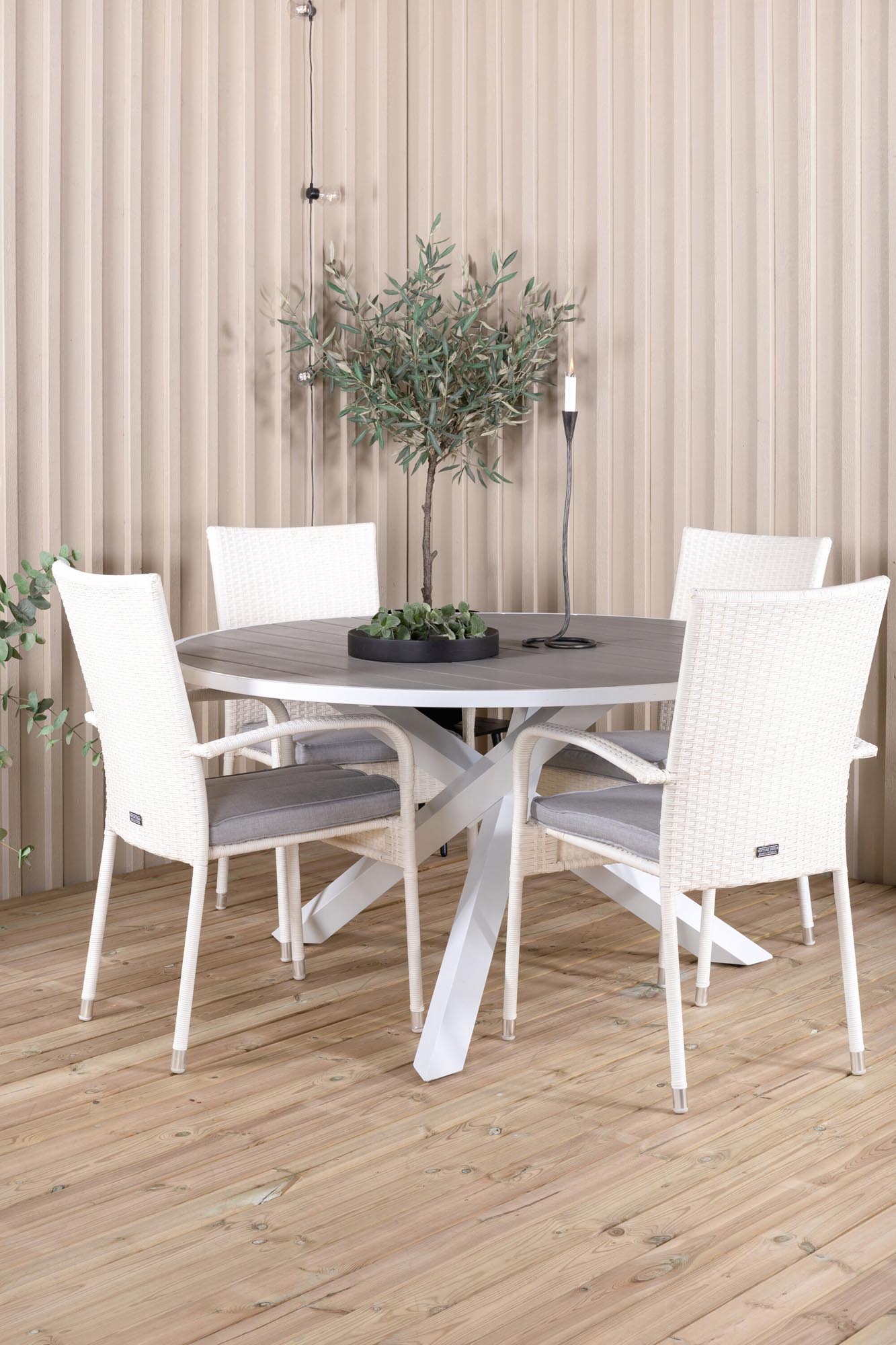 Elegantes Parma Set: Perfekt für stilvolle Outdoor-Dinner.