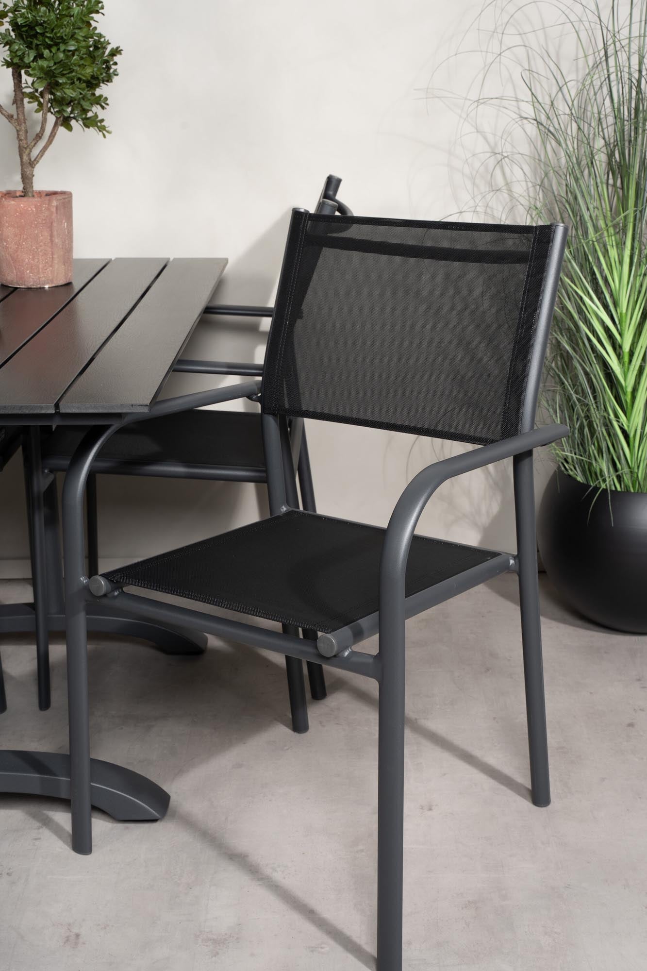 Denver Outdoor-Tischset + Santorini 120cm/4St. in Schwarz präsentiert im Onlineshop von KAQTU Design AG. Gartentischset ist von Venture Home