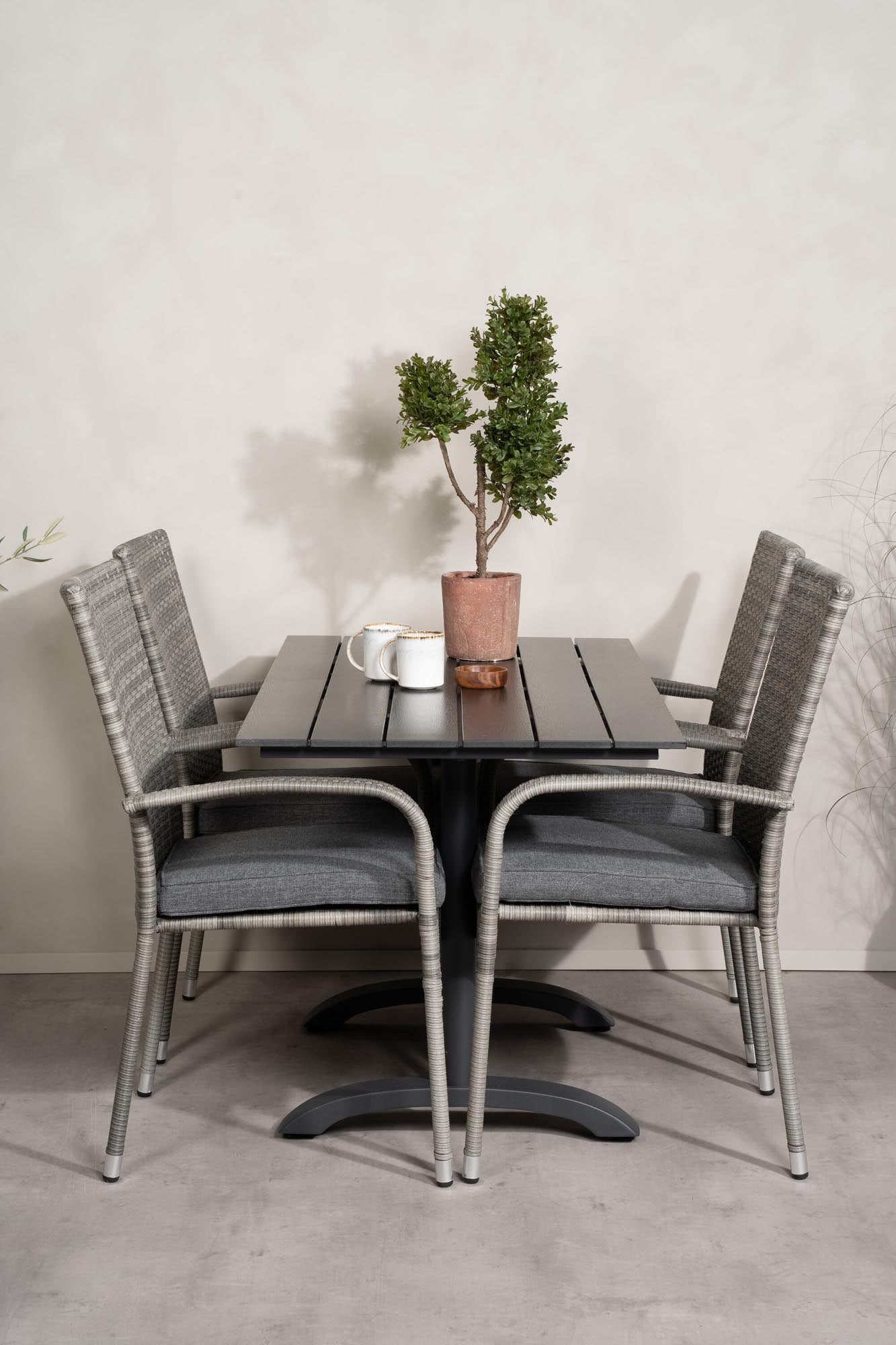 Denver Outdoor-Tischset + Anna 120cm/4St. in Grau präsentiert im Onlineshop von KAQTU Design AG. Gartentischset ist von Venture Home