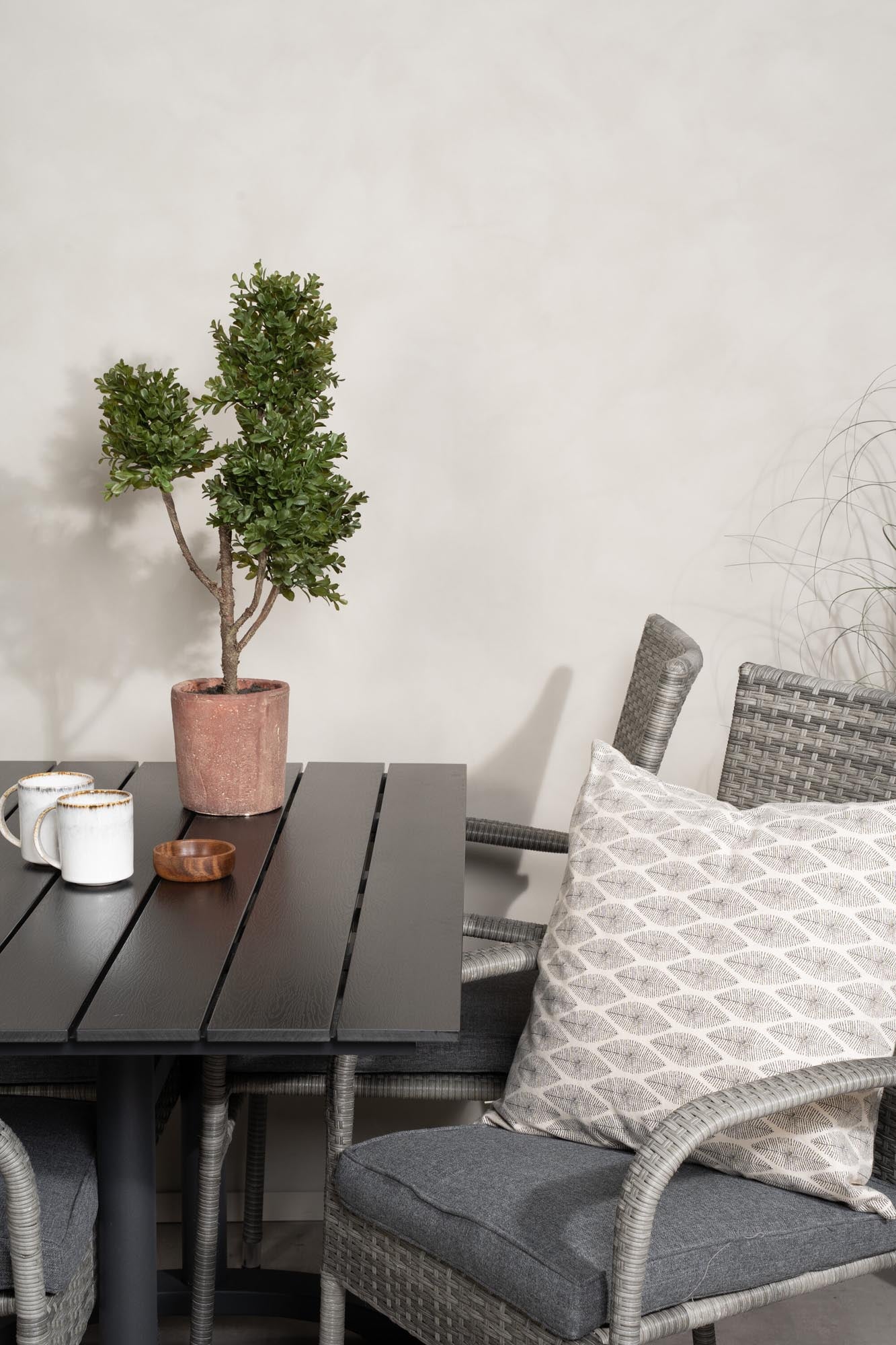 Denver Outdoor-Tischset + Anna 120cm/4St. in Grau präsentiert im Onlineshop von KAQTU Design AG. Gartentischset ist von Venture Home