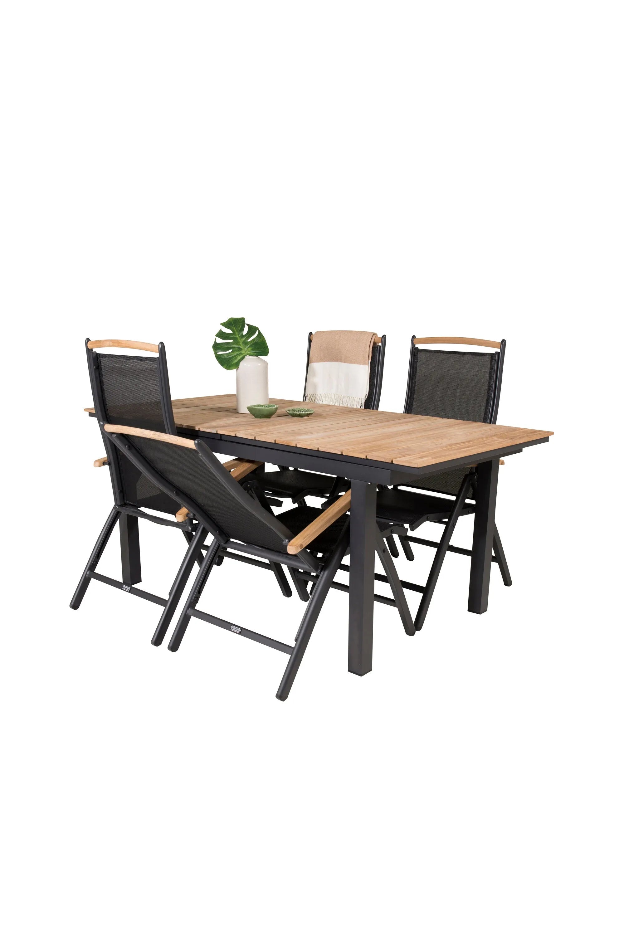 Eleganter Teakholz-Gartentisch, ausziehbar, wetterfest, mit klappbaren Stühlen für stilvolle Outdoor-Dinner.