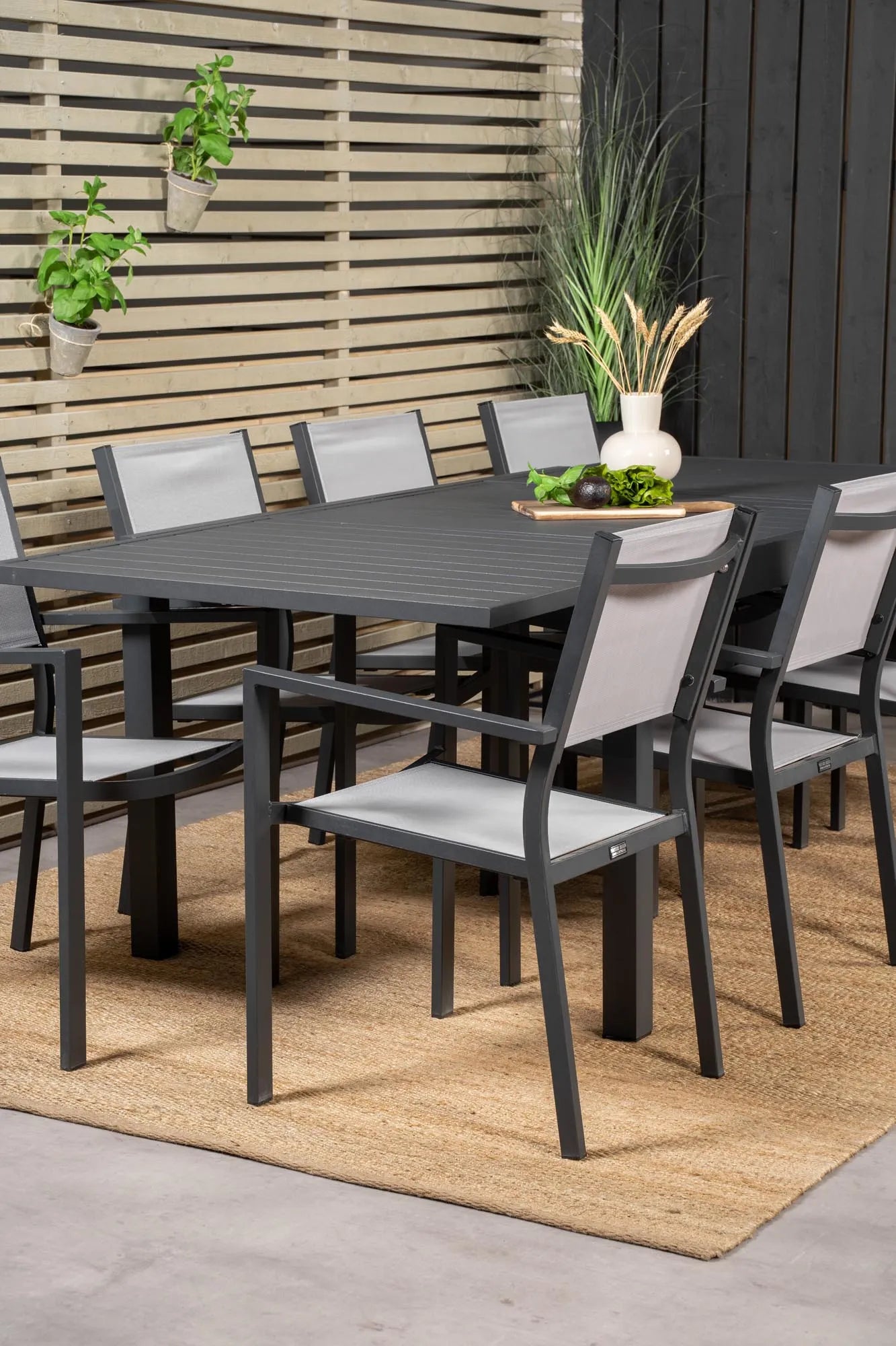 Venture Home: Vielseitiges Marbella Set für exklusive Outdoor-Erlebnisse.