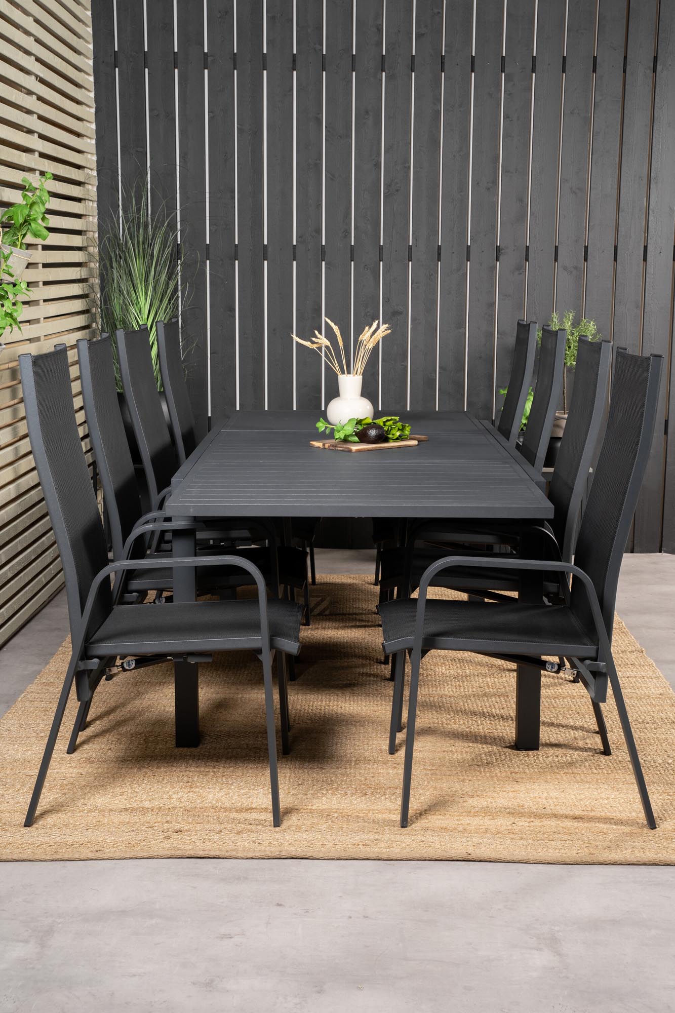Marbella Outdoor-Tischset ausziehbar + Copacabana Recliner 240cm/8St. in Schwarz präsentiert im Onlineshop von KAQTU Design AG. Gartentischset ist von Venture Home