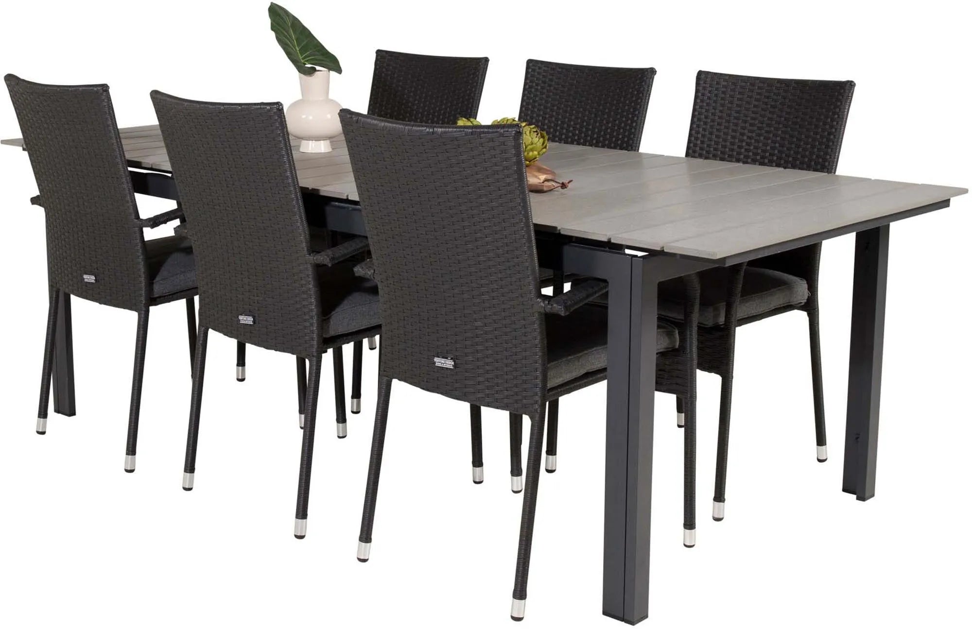 Elegantes Gartenmöbel-Set für stilvolle Outdoor-Dinner-Abende.