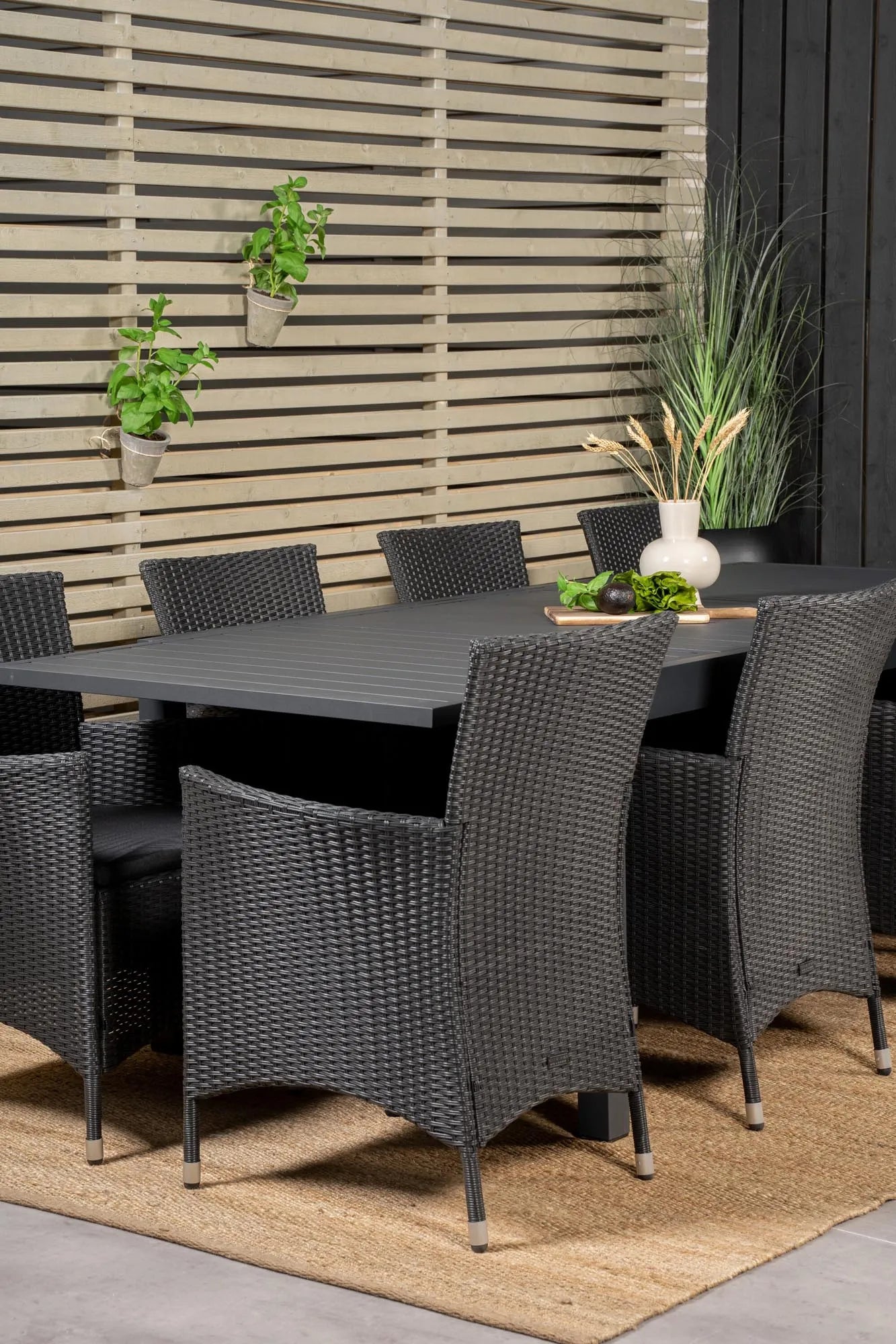 Venture Home Marbella: Flexibles Outdoor-Set für stilvolle Anlässe.