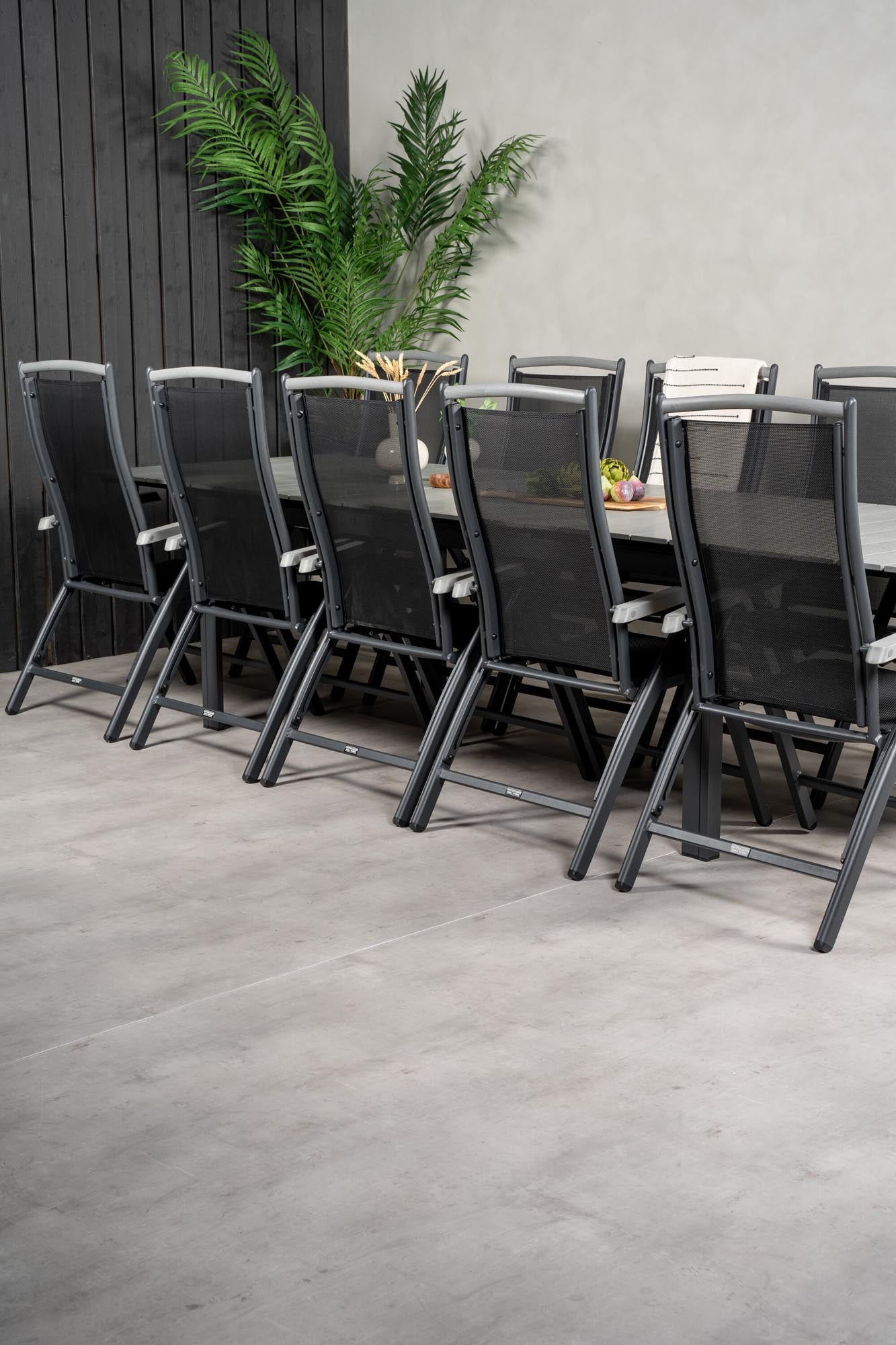 Levels Outdoor-Tischset + Albany 224cm/8St. in Schwarz präsentiert im Onlineshop von KAQTU Design AG. Gartentischset ist von Venture Home