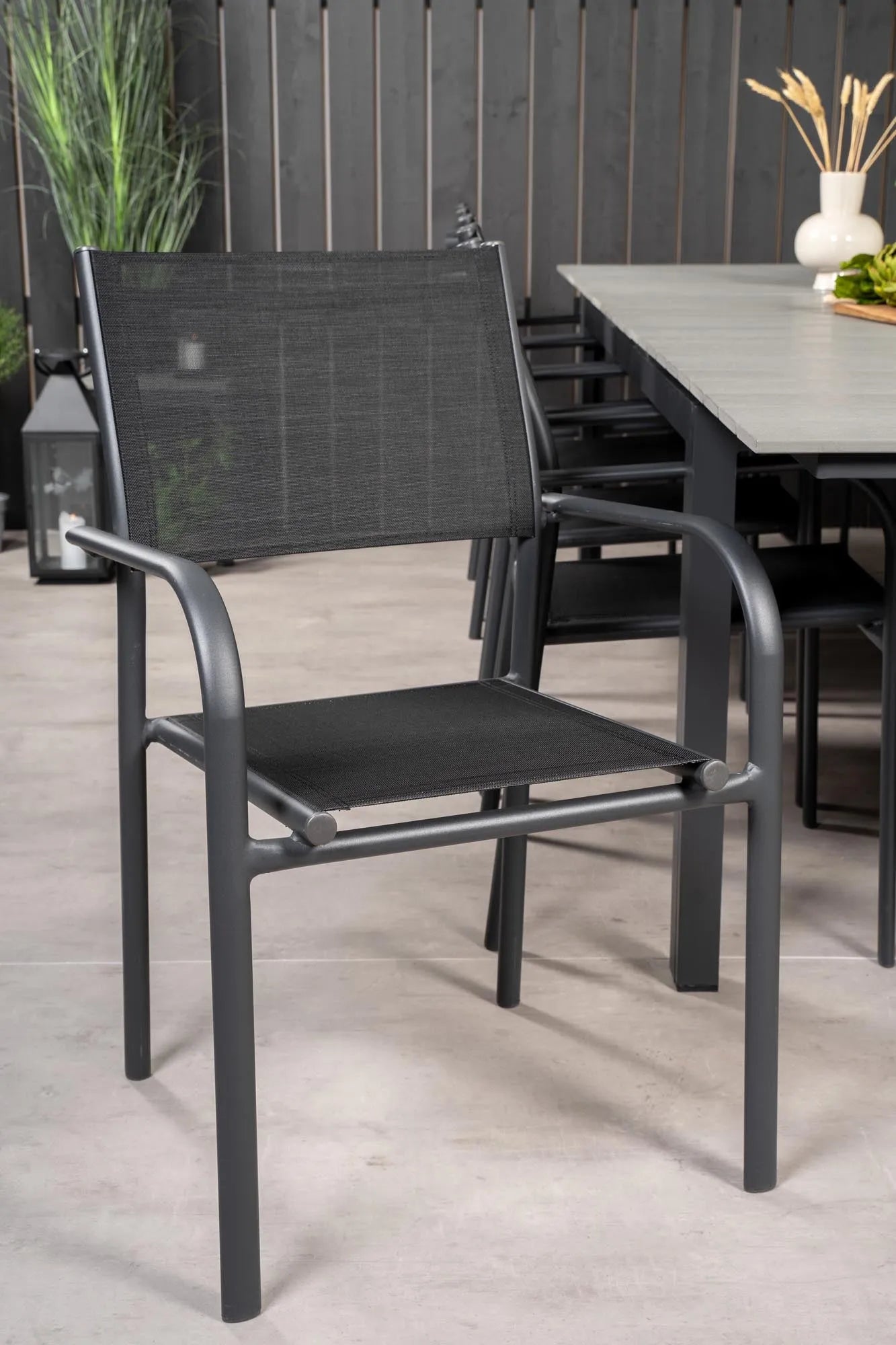 Elegantes Levels Outdoor-Set für 8, 224cm, von Venture Home.