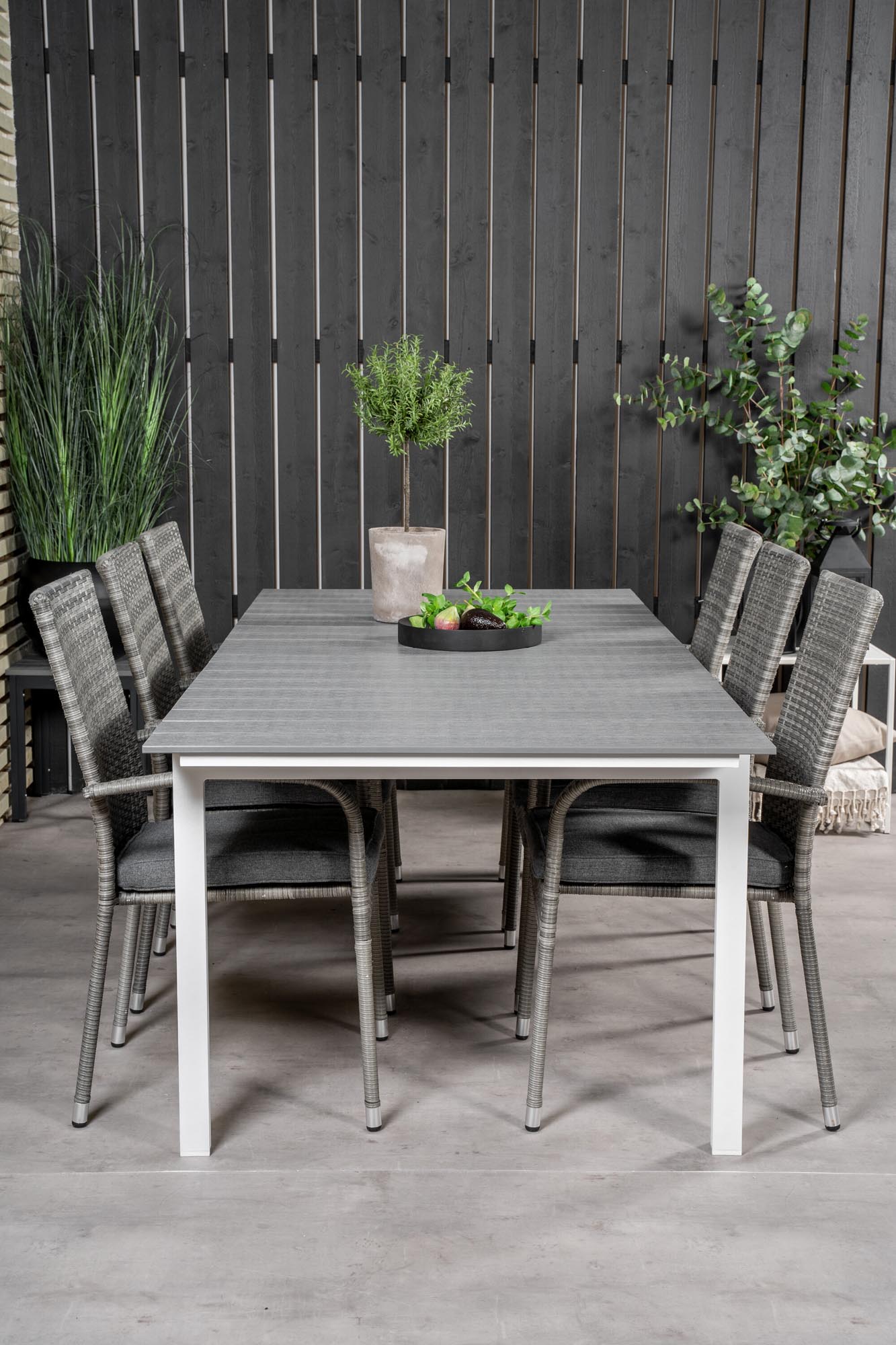 Levels Outdoor-Tischset + Anna 224cm/6St. in Grau präsentiert im Onlineshop von KAQTU Design AG. Gartentischset ist von Venture Home