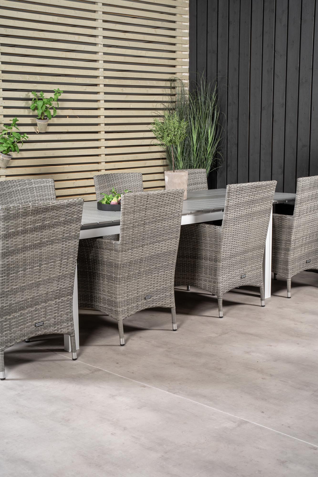Levels Outdoor-Tischset + Malin 229cm/8St. in Grau präsentiert im Onlineshop von KAQTU Design AG. Gartentischset ist von Venture Home