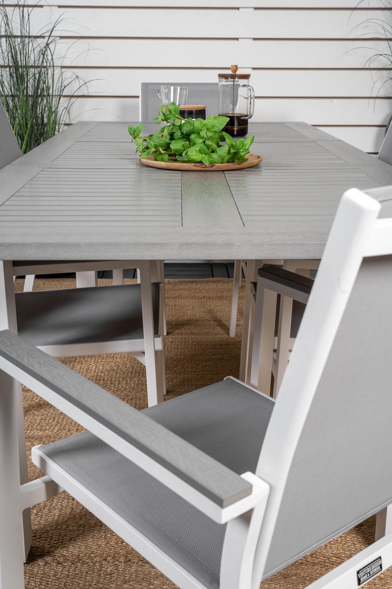 Albany Outdoor-Tischset + Parma 152cm/6St. in Grau weiss präsentiert im Onlineshop von KAQTU Design AG. Gartentischset ist von Venture Home
