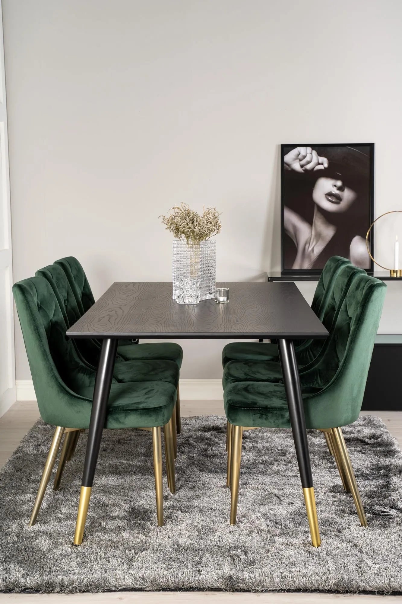 Stilvolles Dipp Esszimmerset 180cm mit 6 luxuriösen Velvet Stühlen.