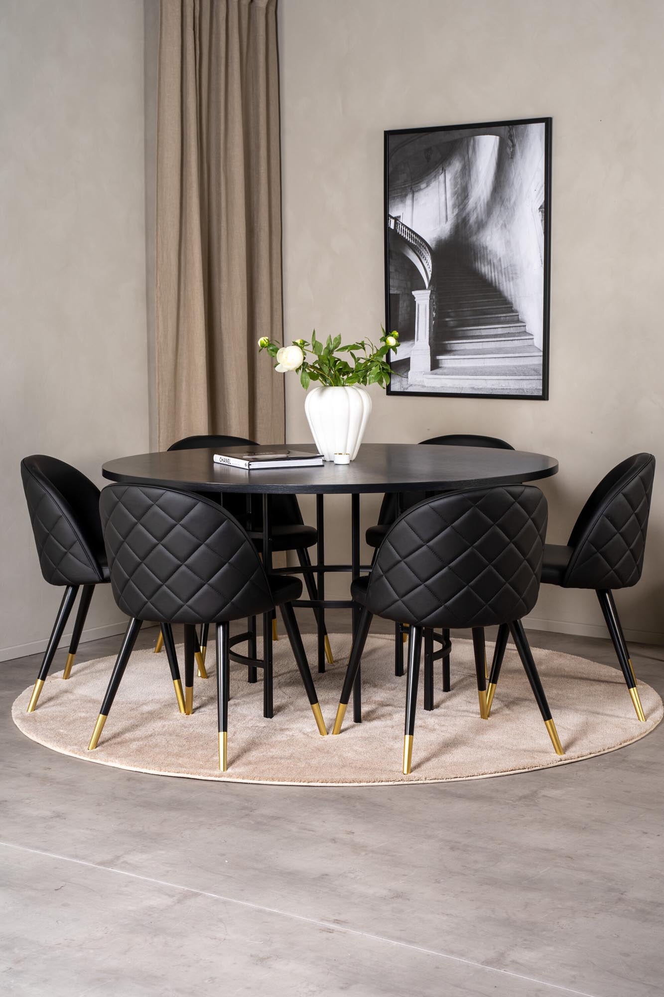 Esszimmerset Copenhagen + Velvet ⌀140cm/6St. in Schwarz / Gold präsentiert im Onlineshop von KAQTU Design AG. Esszimmerset ist von Venture Home