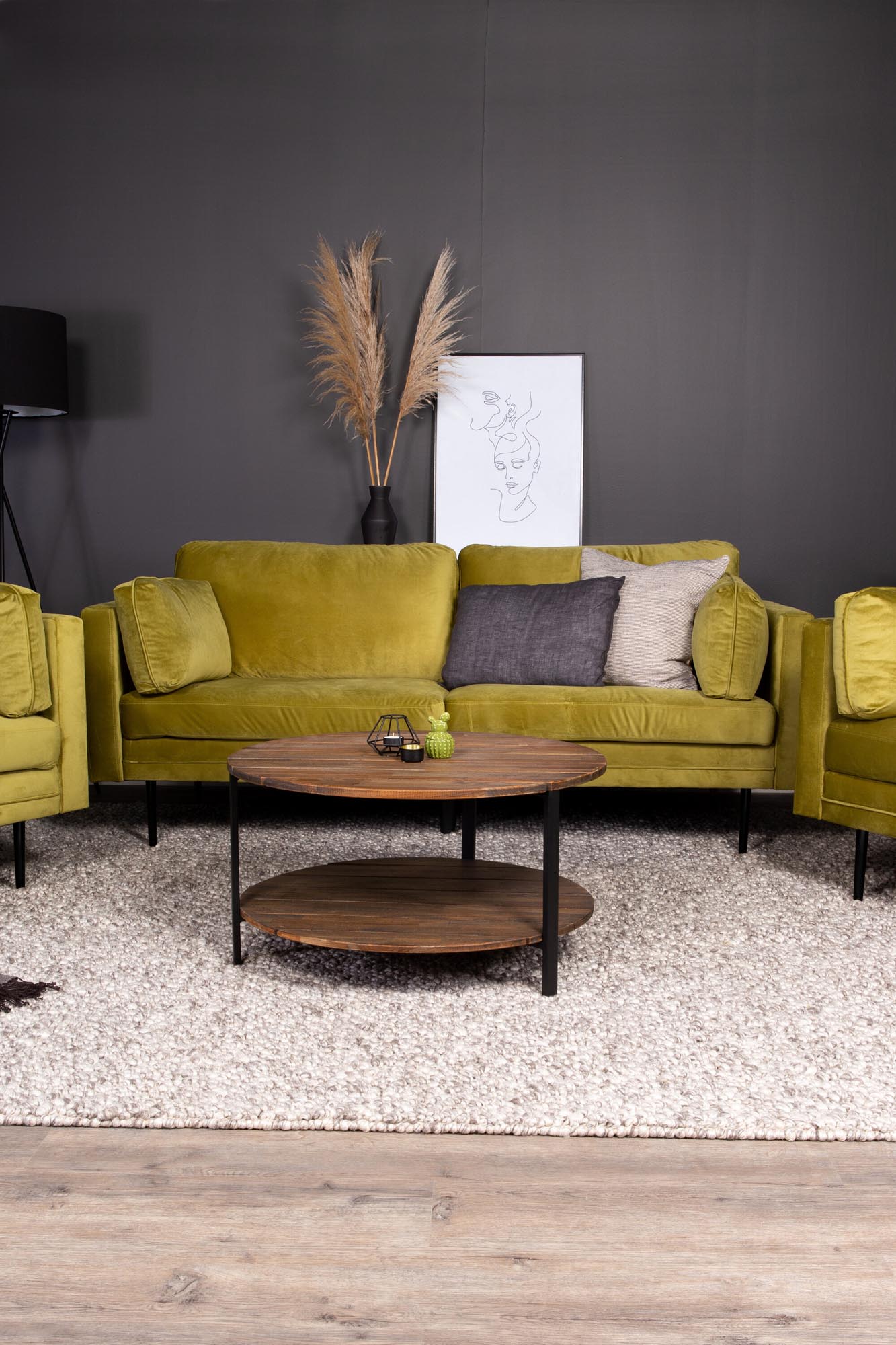 Boom Sofa in Grün/Schwarz präsentiert im Onlineshop von KAQTU Design AG. 3er Sofa ist von Venture Home