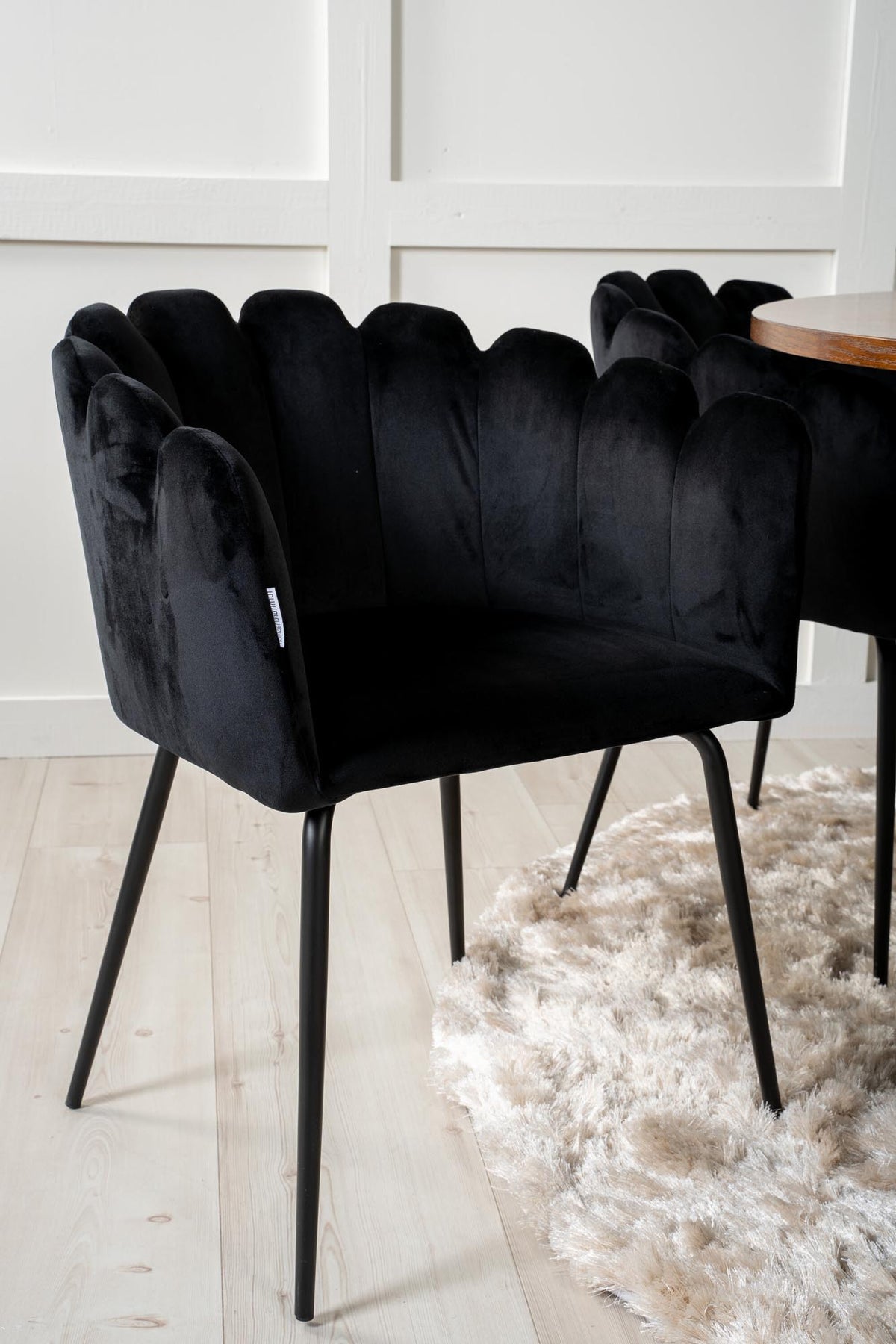 Esszimmerset Copenhagen + Limhamn ⌀140cm/6St. in Braun / Schwarz präsentiert im Onlineshop von KAQTU Design AG. Esszimmerset ist von Venture Home