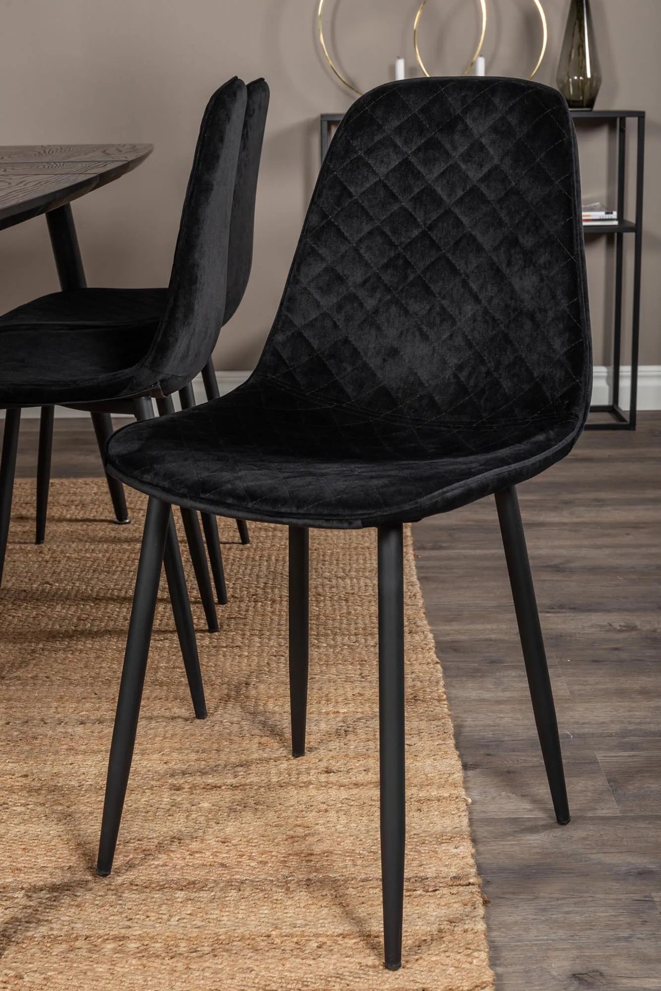 Stilvolles Gold Esszimmerset, erweiterbar, 180cm, 6 Stühle, Venture Home.