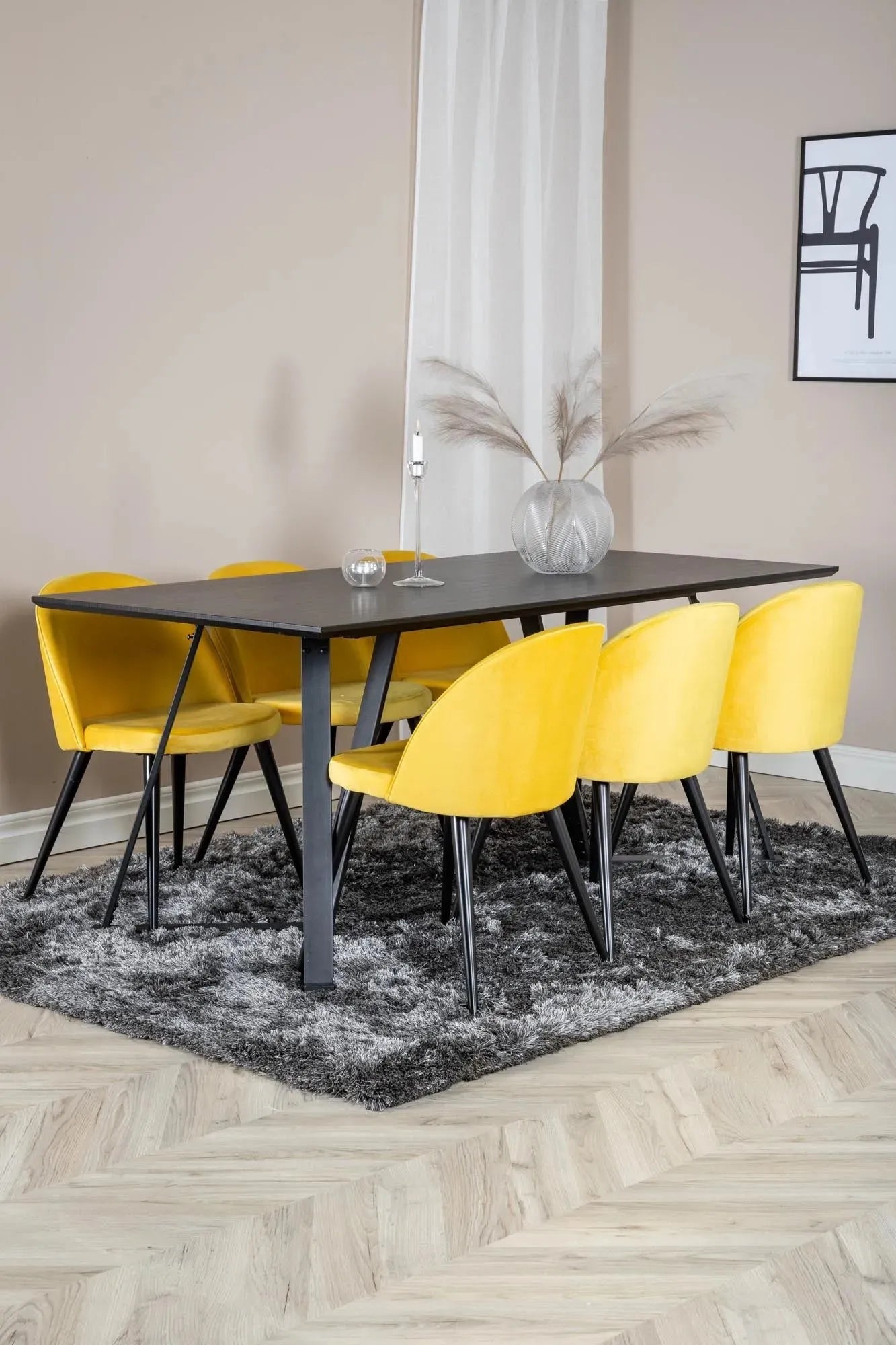 Marina Esszimmerset Velvet: Stilvolles Design für Ihr Esszimmer.