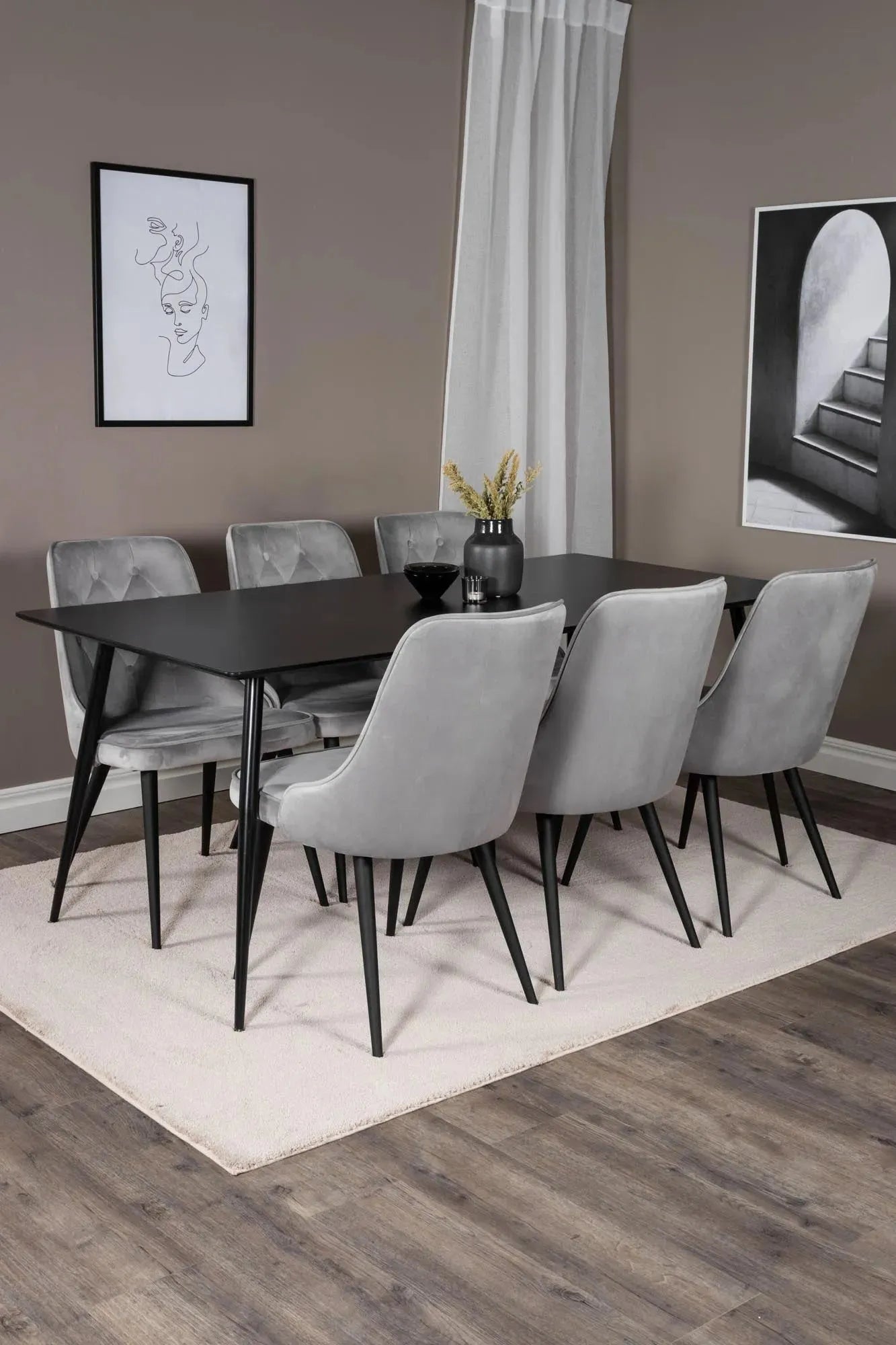 Elegantes Silar Esszimmerset mit 180cm Tisch & 6 Velvet Stühlen.